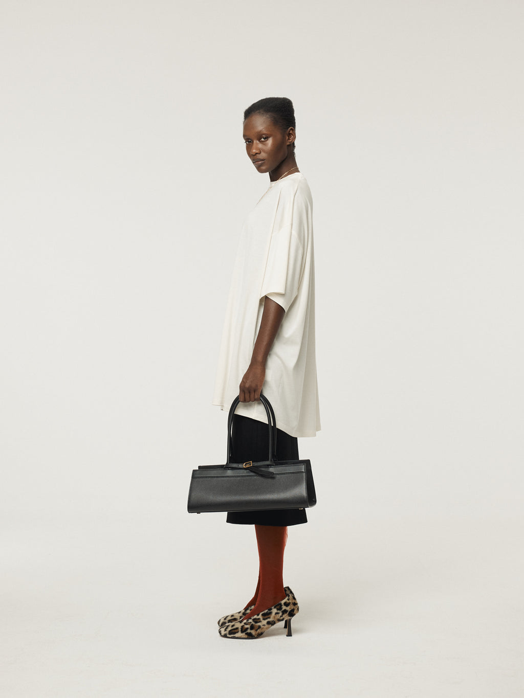 Recto - Fluid Oversized T-Shirt (Ivory) product image 3 | TRAB K-Fashion Australia