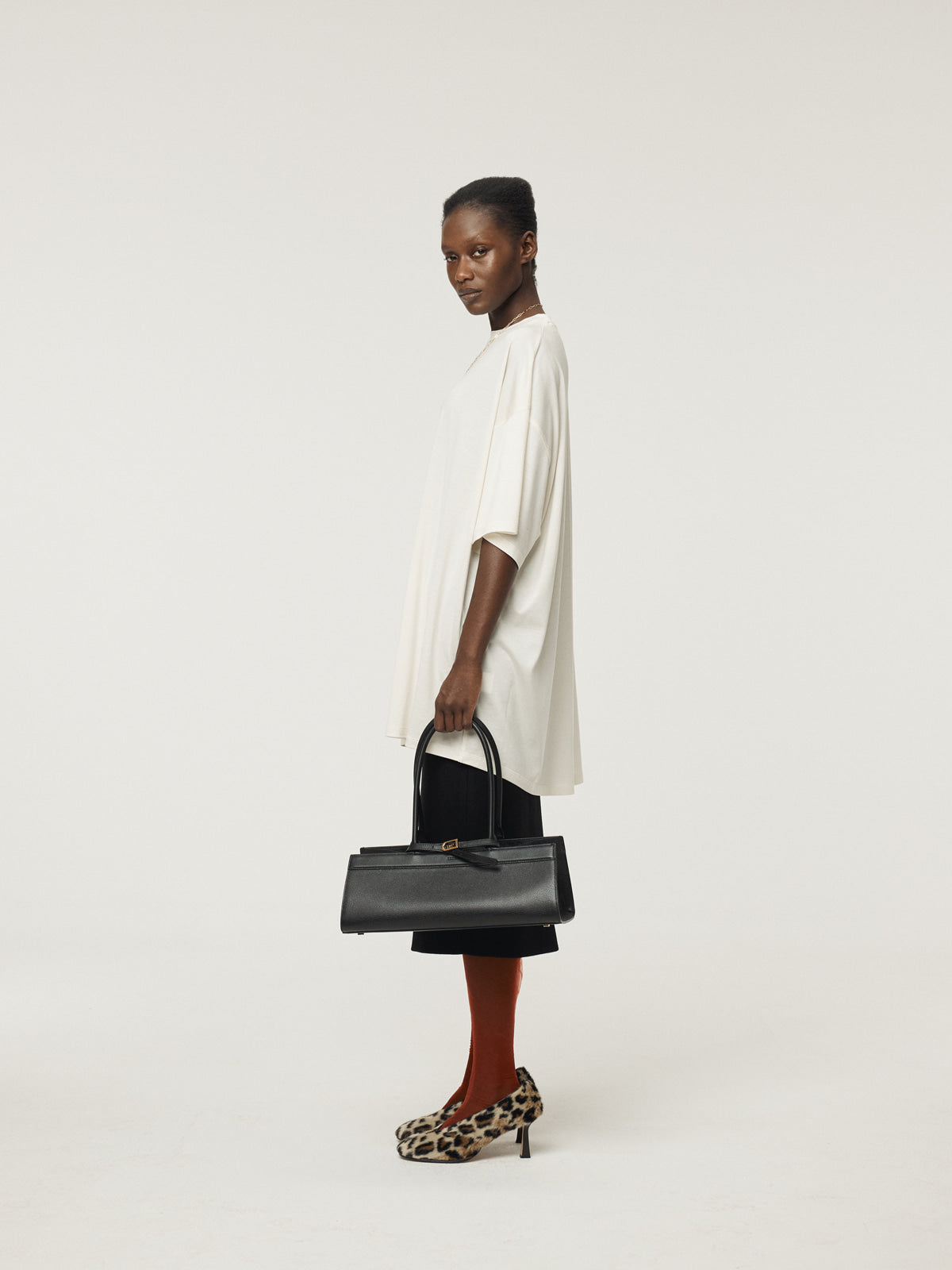 Recto - Fluid Oversized T-Shirt (Ivory) product image 3 | TRAB K-Fashion Australia