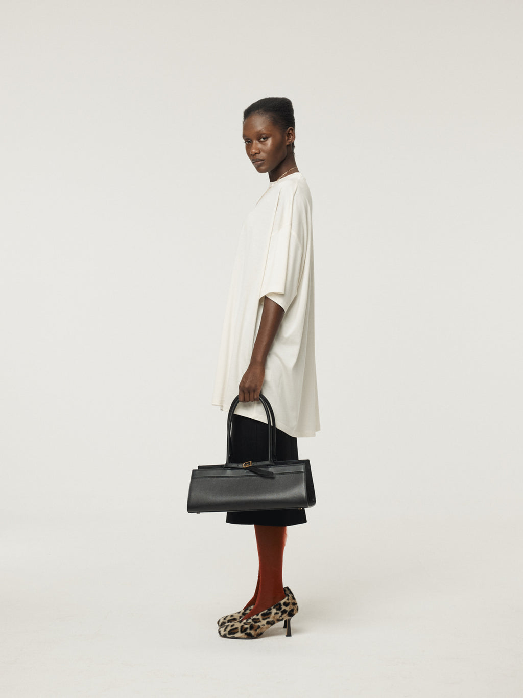 Recto - Fluid Oversized T-Shirt (Ivory) product image 3 | TRAB K-Fashion Australia