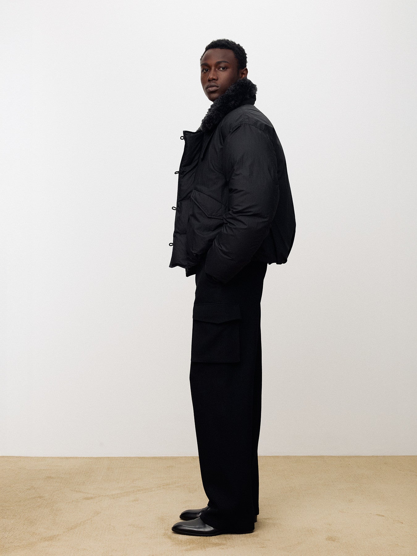 Tonywack - Shearling Collar Puffer Blouson (Black) product image 2 | TRAB K-Fashion Australia