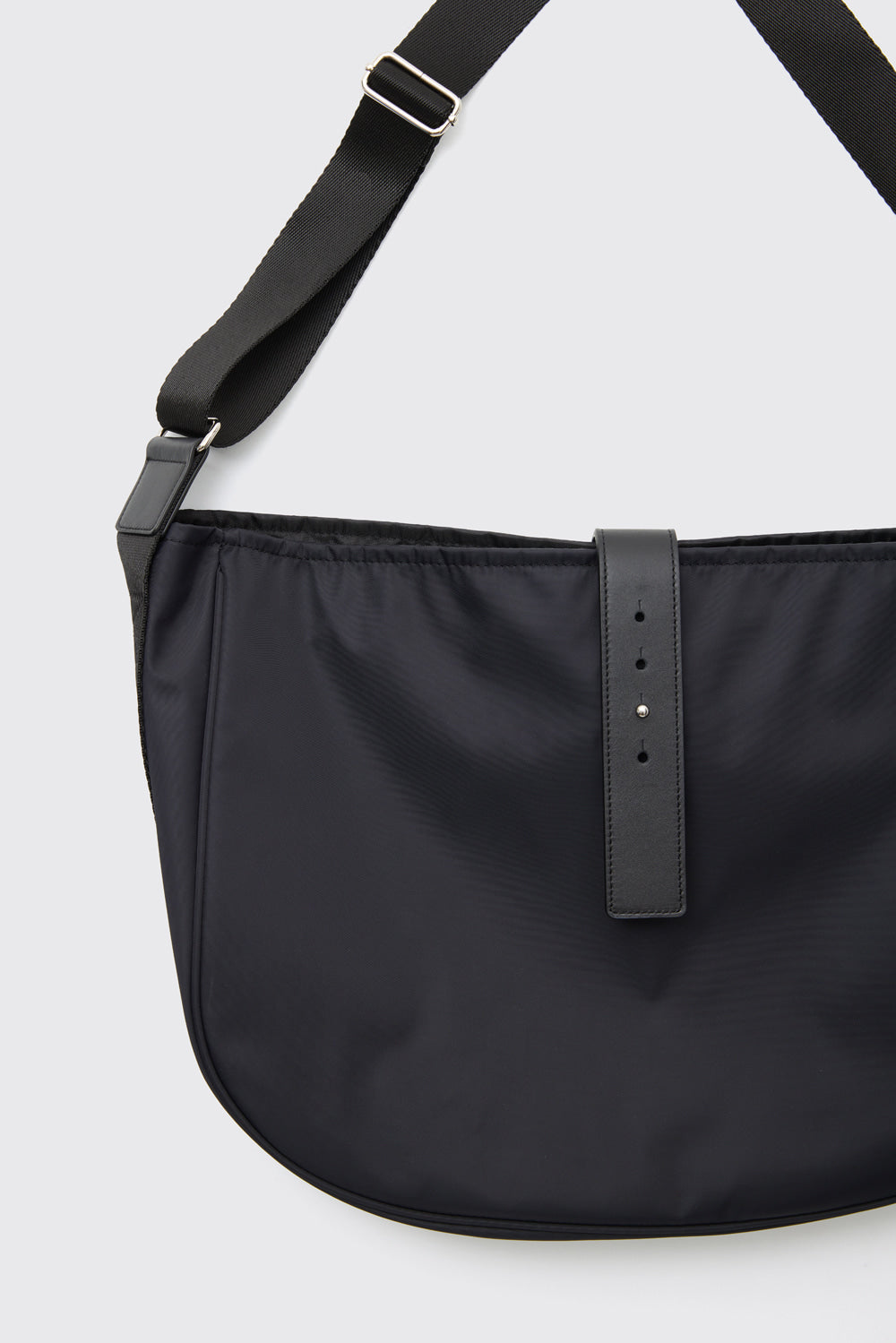 Hatchingroom - Wavy Bag High Density Nylon (Black) product image 3 | TRAB K-Fashion Australia