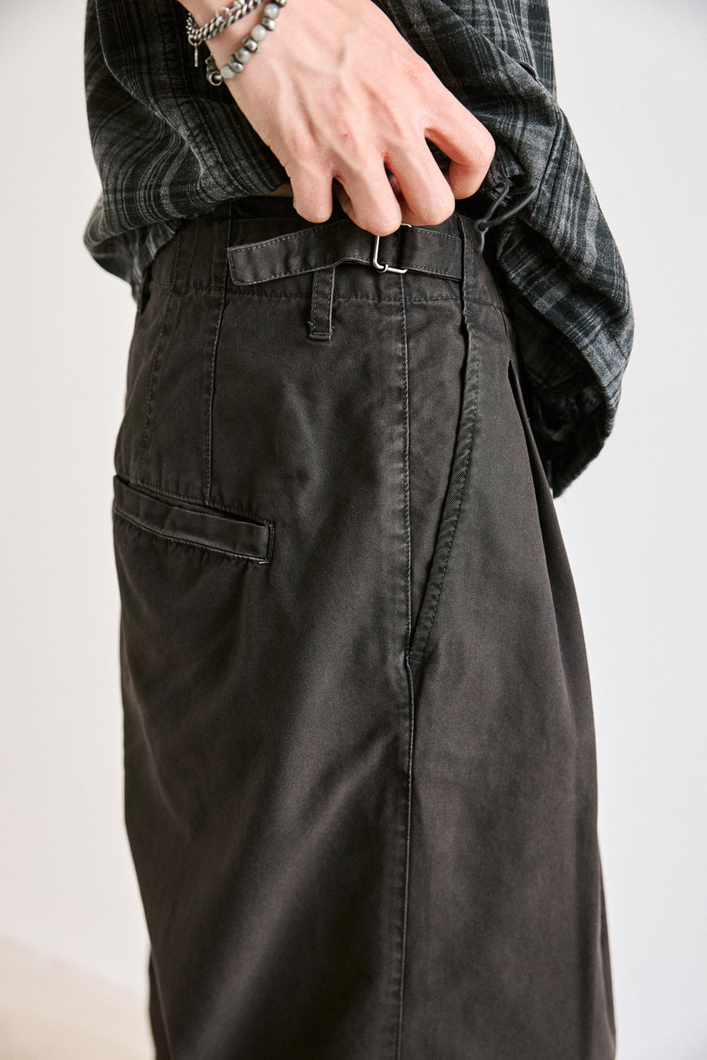 Hatchingroom - Dyed Pleats Shorts Purple (Brown) product image 11 | TRAB K-Fashion Australia