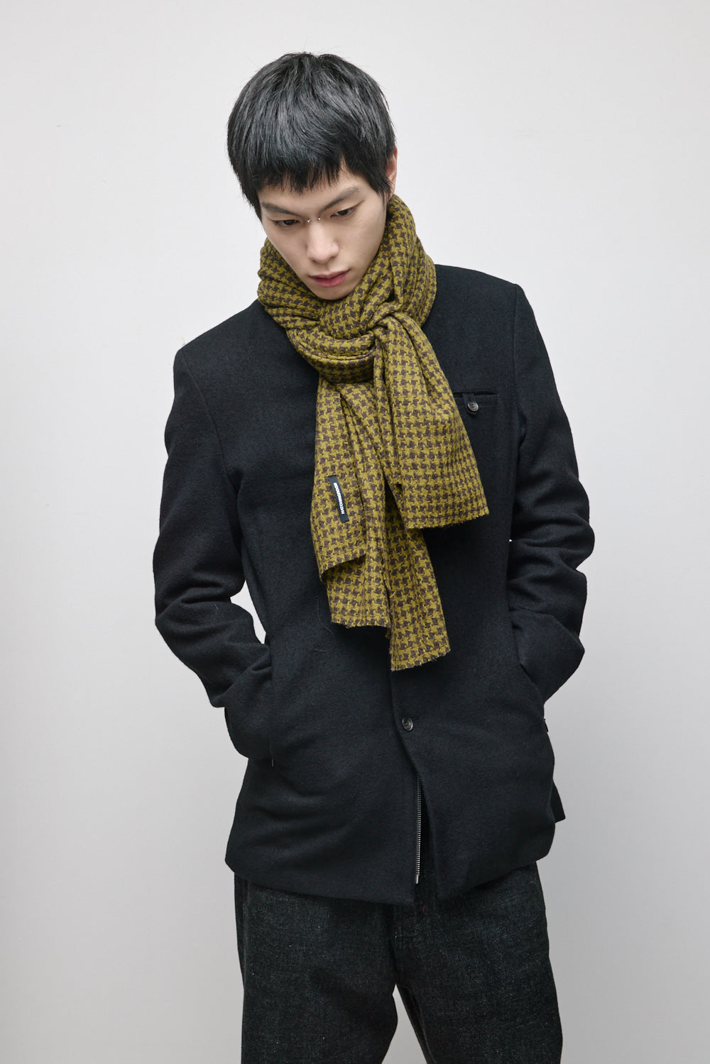 Hatchingroom - Houndstooth Check Wool Muffler (Green) product image 6 | TRAB K-Fashion Australia