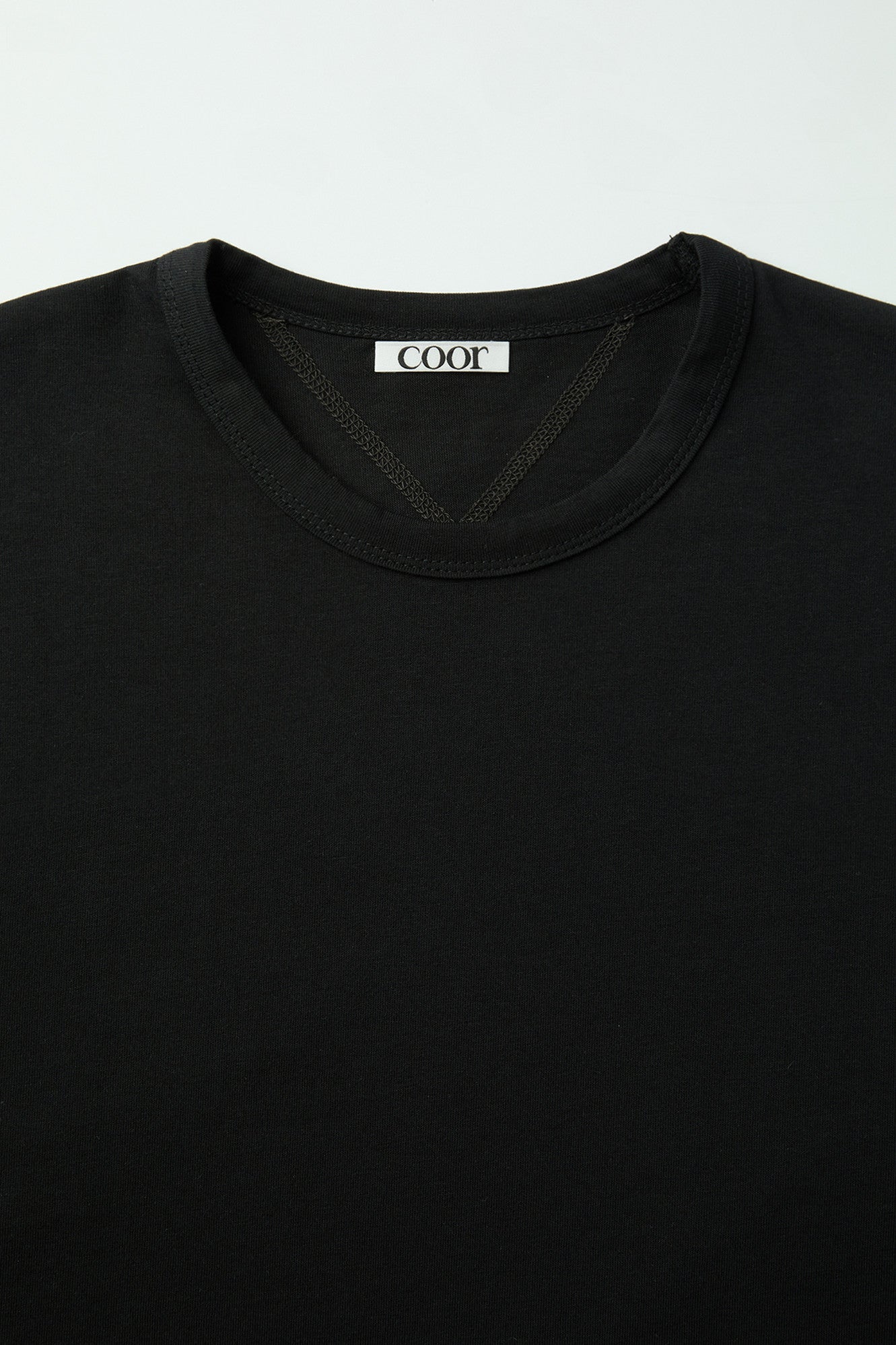 Coor - Chain Stitch Pointed Crop T-Shirt (Black) product image 5 | TRAB K-Fashion Australia