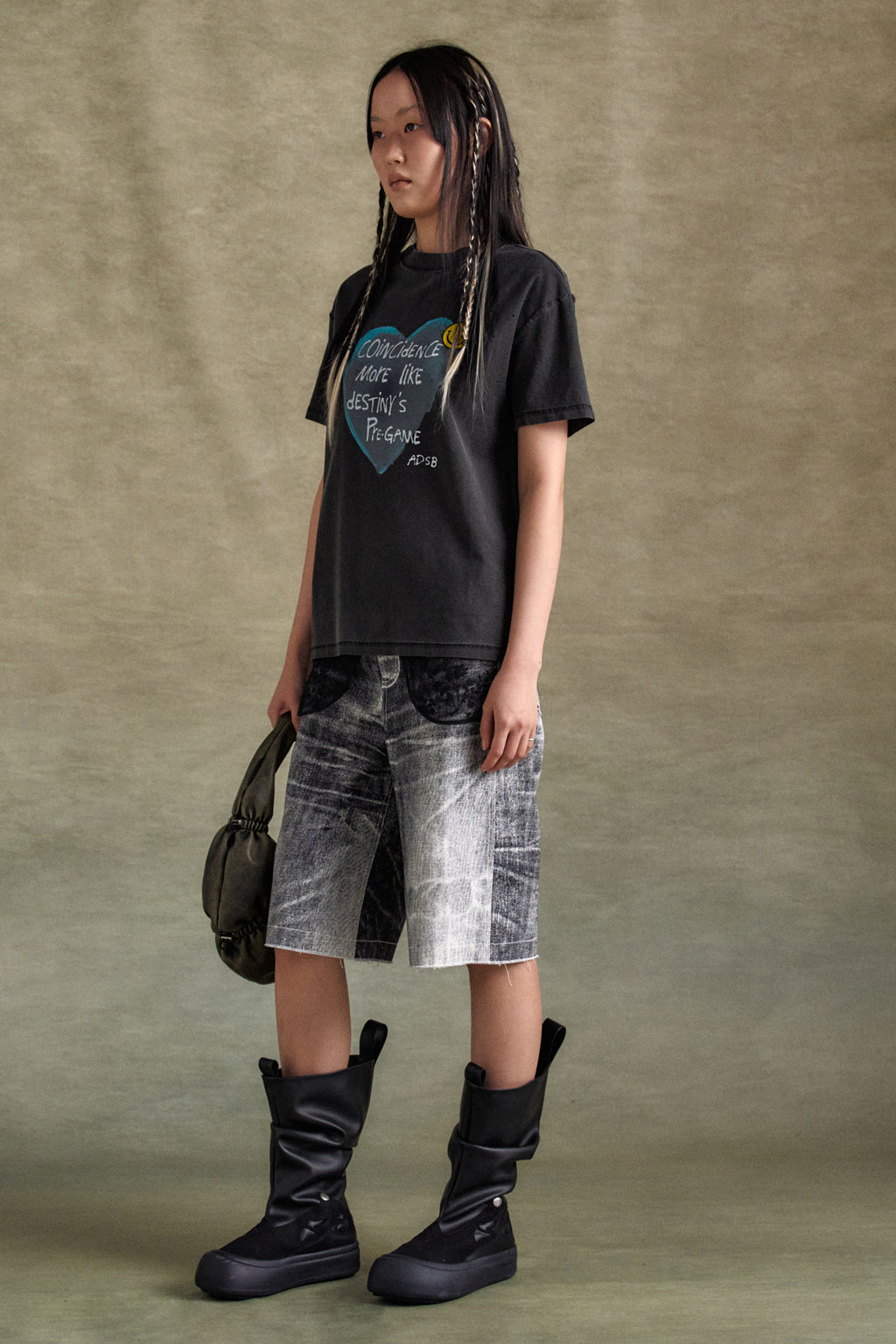 Andersson Bell - Unisex Heart Message T-Shirt (Charcoal) product image 9 | TRAB K-Fashion Australia