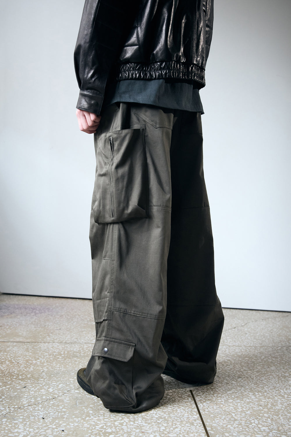 Hatchingroom - Zip Cargo Work Pants Dark (Khaki) product image 11 | TRAB K-Fashion Australia