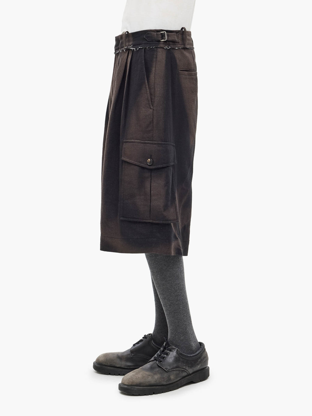 Jiyong Kim - Sun-Bleached Multi Pocket Half Trousers (Black) product image 5 | TRAB K-Fashion Australia