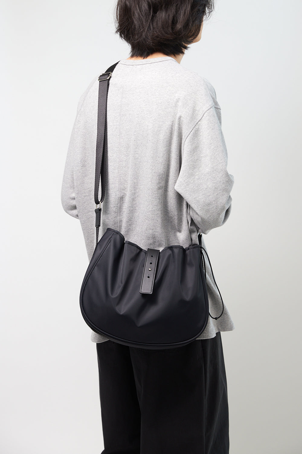 Hatchingroom - Wavy Bag Middle High Density Nylon (Black) product image 10 | TRAB K-Fashion Australia