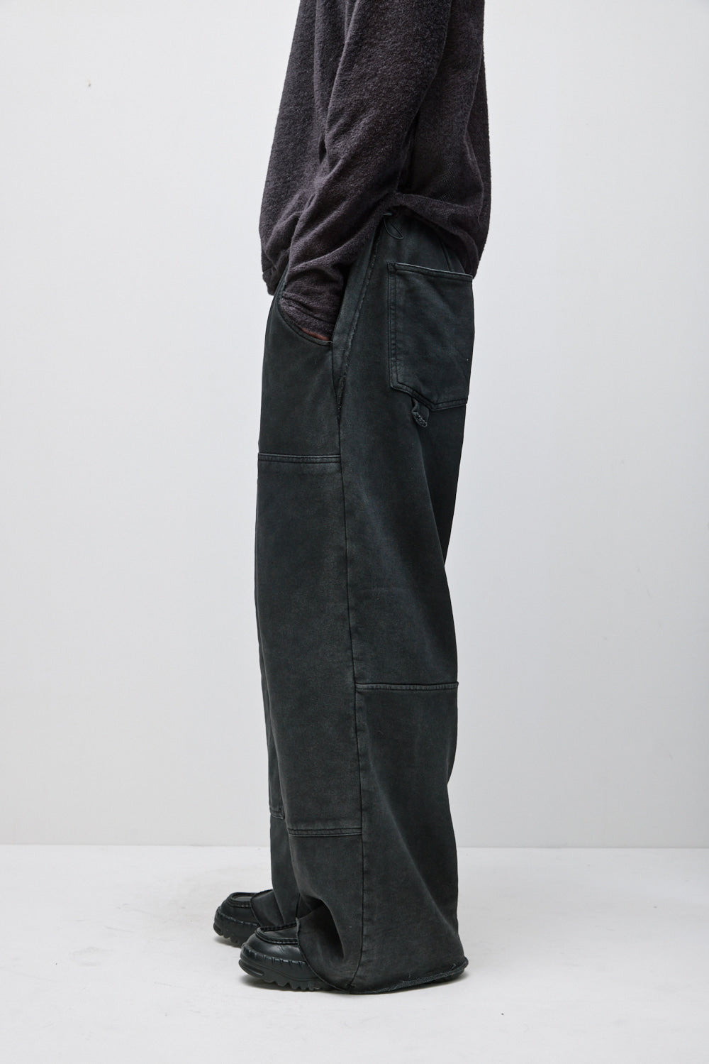 Hatchingroom - Double Knee Sweat Pants Aged (Charcoal) product image 18 | TRAB K-Fashion Australia