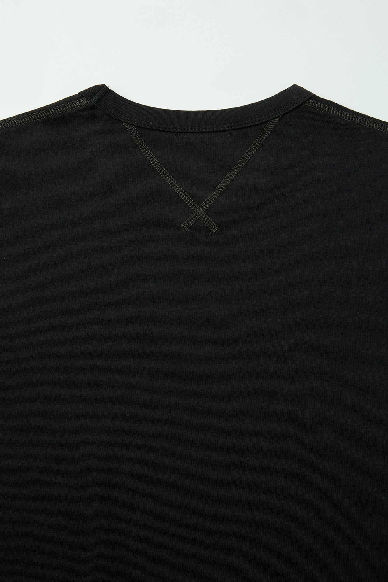 Coor - Chain Stitch Pointed Crop T-Shirt (Black) product image 6 | TRAB K-Fashion Australia