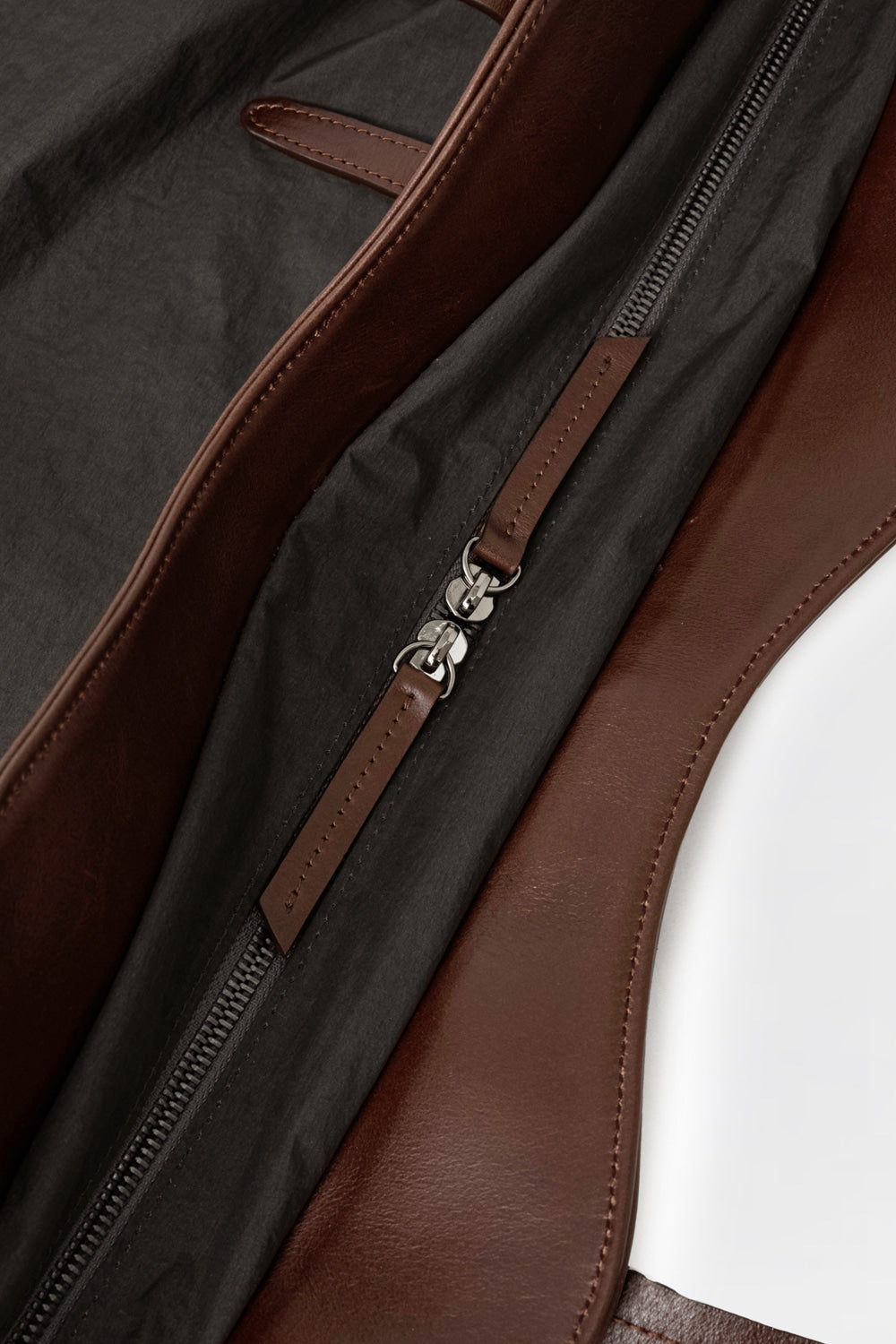Hatchingroom - Arrow Tote Pig (Dyed Charcoal) product image 5 | TRAB K-Fashion Australia