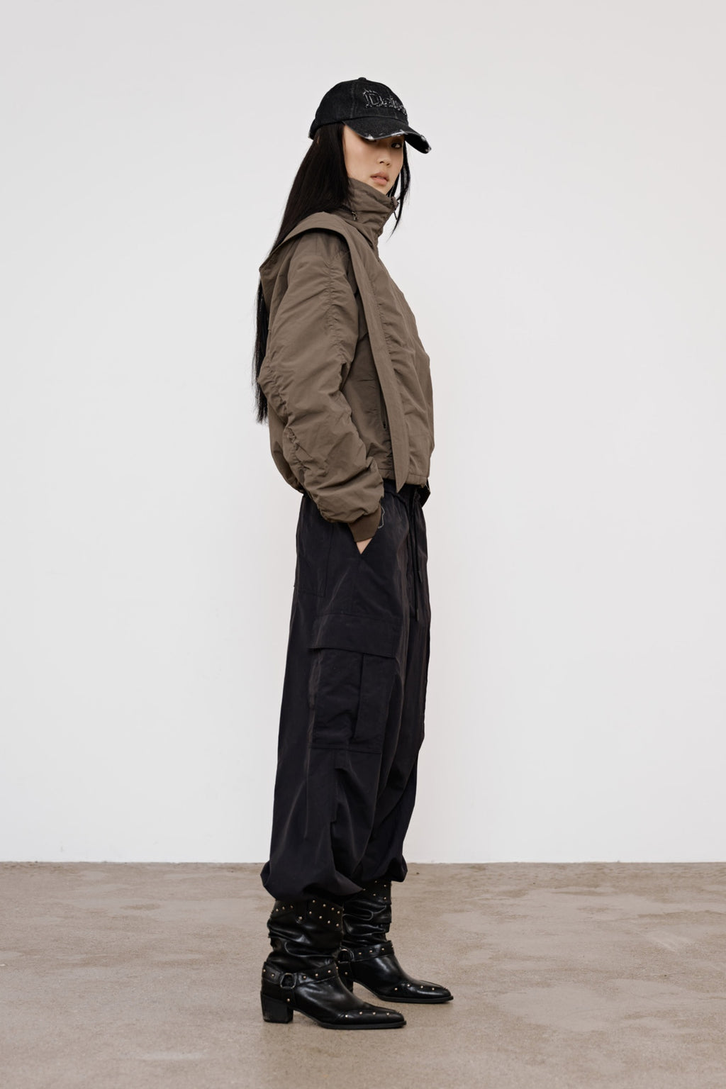 Deinet - Parka Ring Hooded Cropped Jumper (Khaki) product image 4 | TRAB K-Fashion Australia