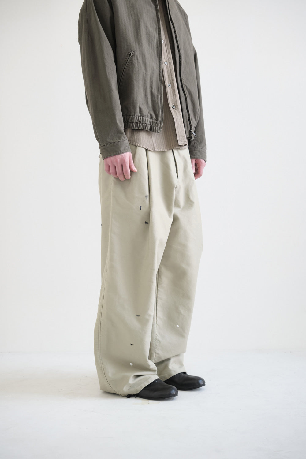 Hatchingroom - Two Pleats Trousers Moleskin (Beige) product image 4 | TRAB K-Fashion Australia