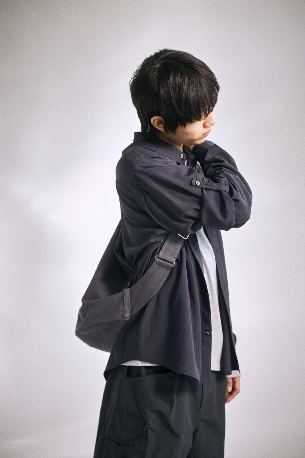 Hatchingroom - Duffle Cross Bag (Graphite) product image 13 | TRAB K-Fashion Australia