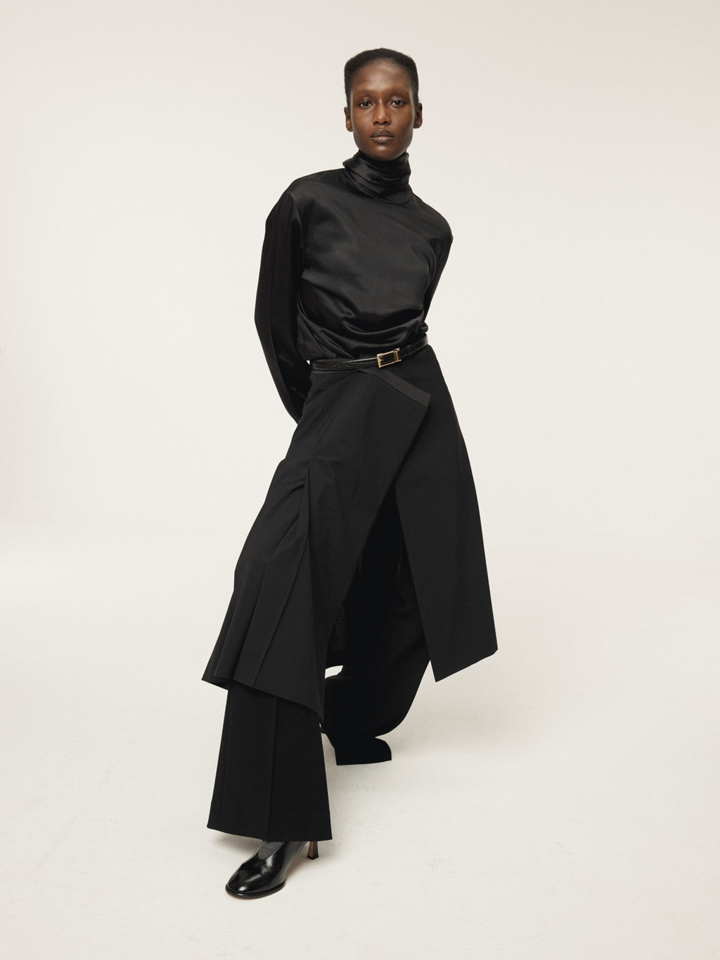 Recto - Pleated Wrap Skirt (Black) product image 1 | TRAB K-Fashion Australia