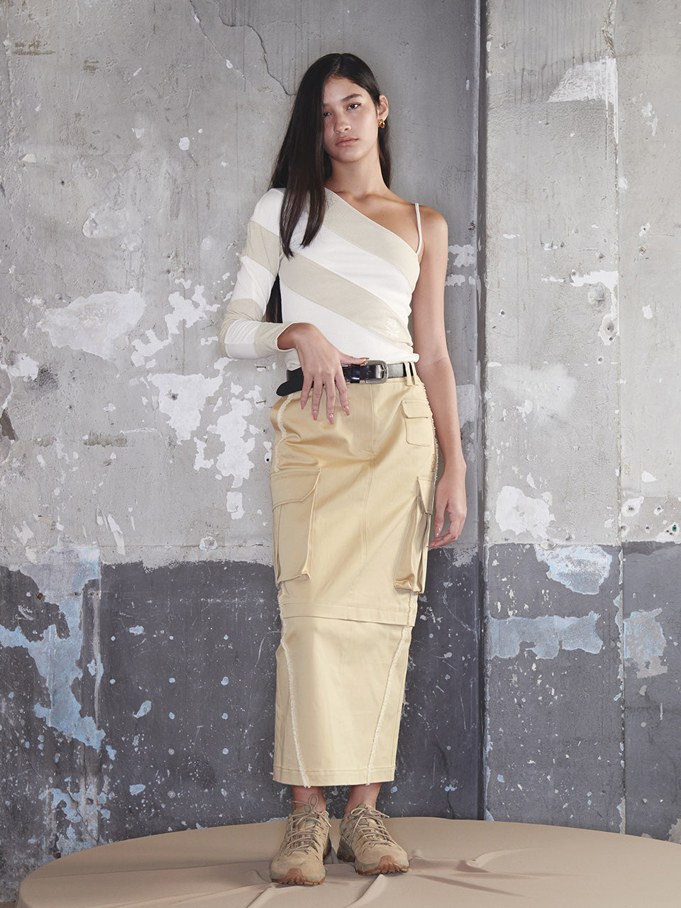 Kijun - Oblique One-Shoulder Top (Beige Off-White) product image 5 | TRAB K-Fashion Australia