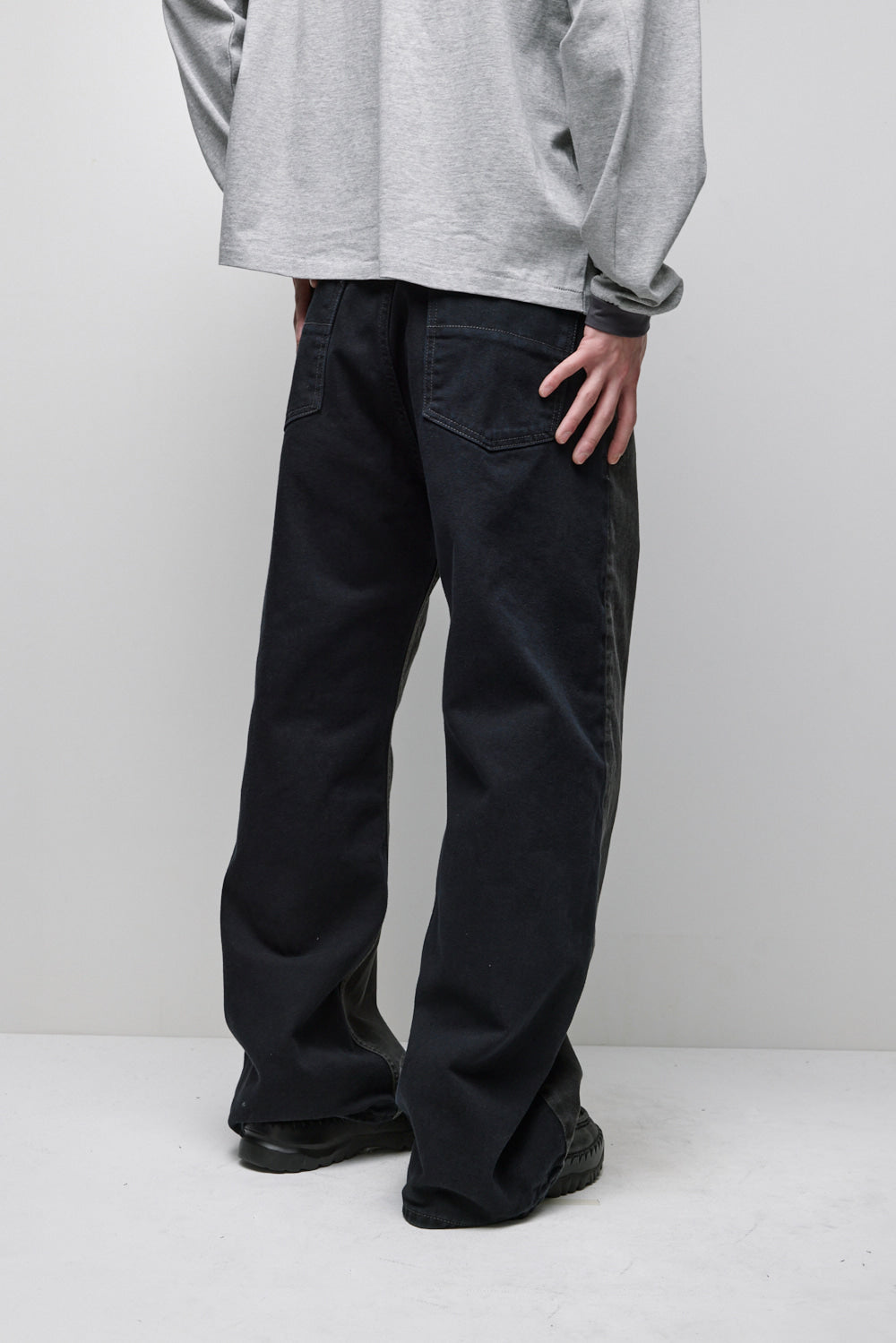 Hatchingroom - Two Face Jeans Dyed (Charcoal/Dark Navy) product image 11 | TRAB K-Fashion Australia