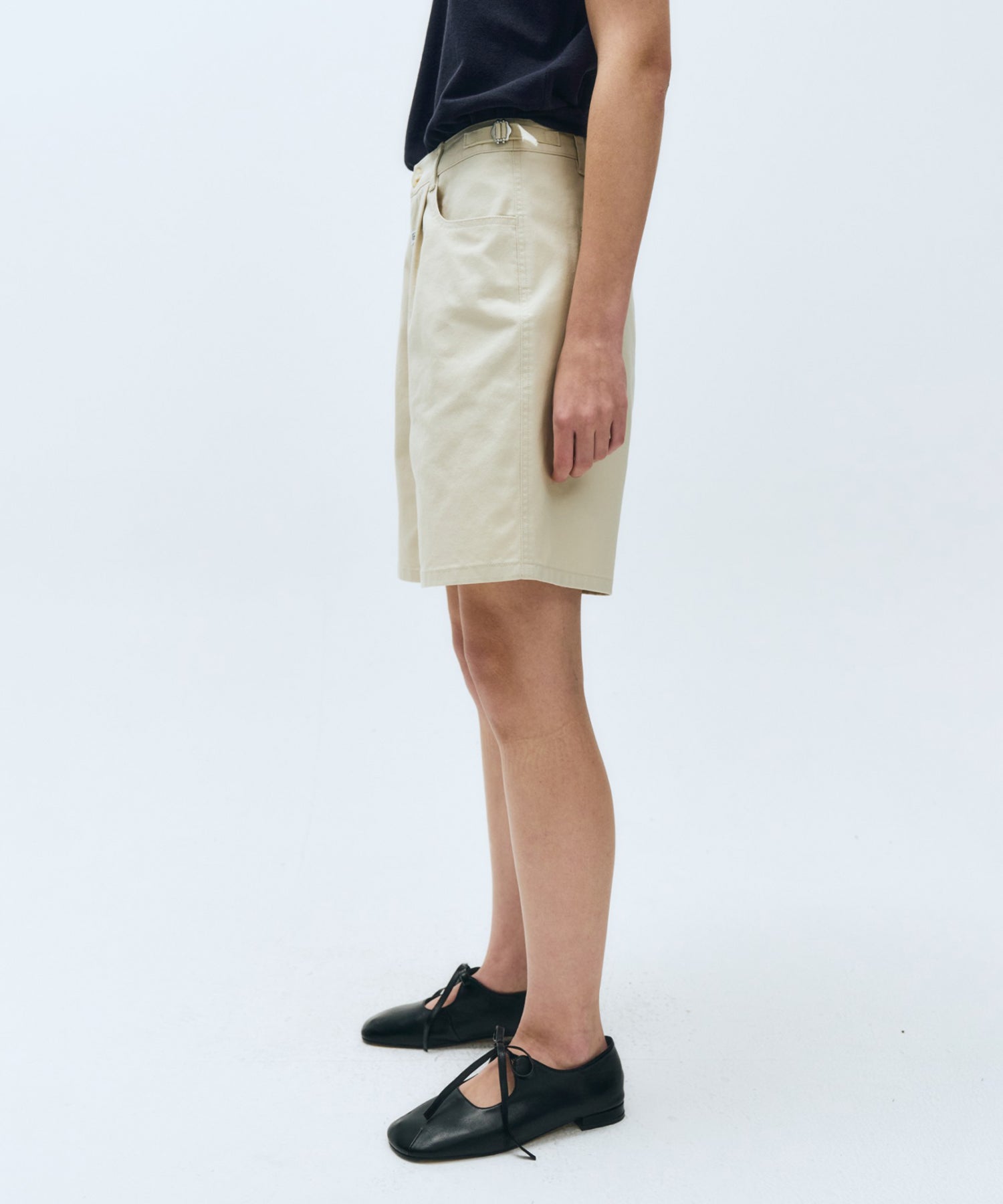 Marithe & Francois Girbaud - One Tuck Cotton Bermuda Pants (Ivory) product image 6 | TRAB K-Fashion Australia
