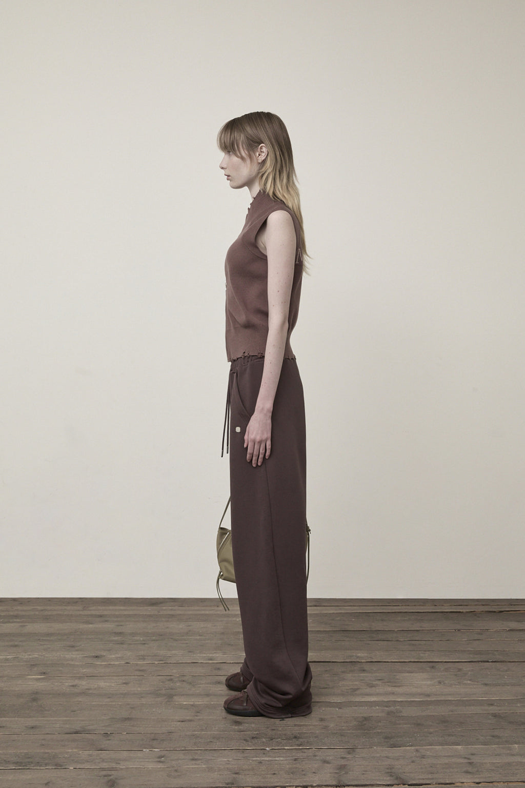 Matin Kim - Back Pocket Glitter Sweatpants (Brown) product image 6 | TRAB K-Fashion Australia