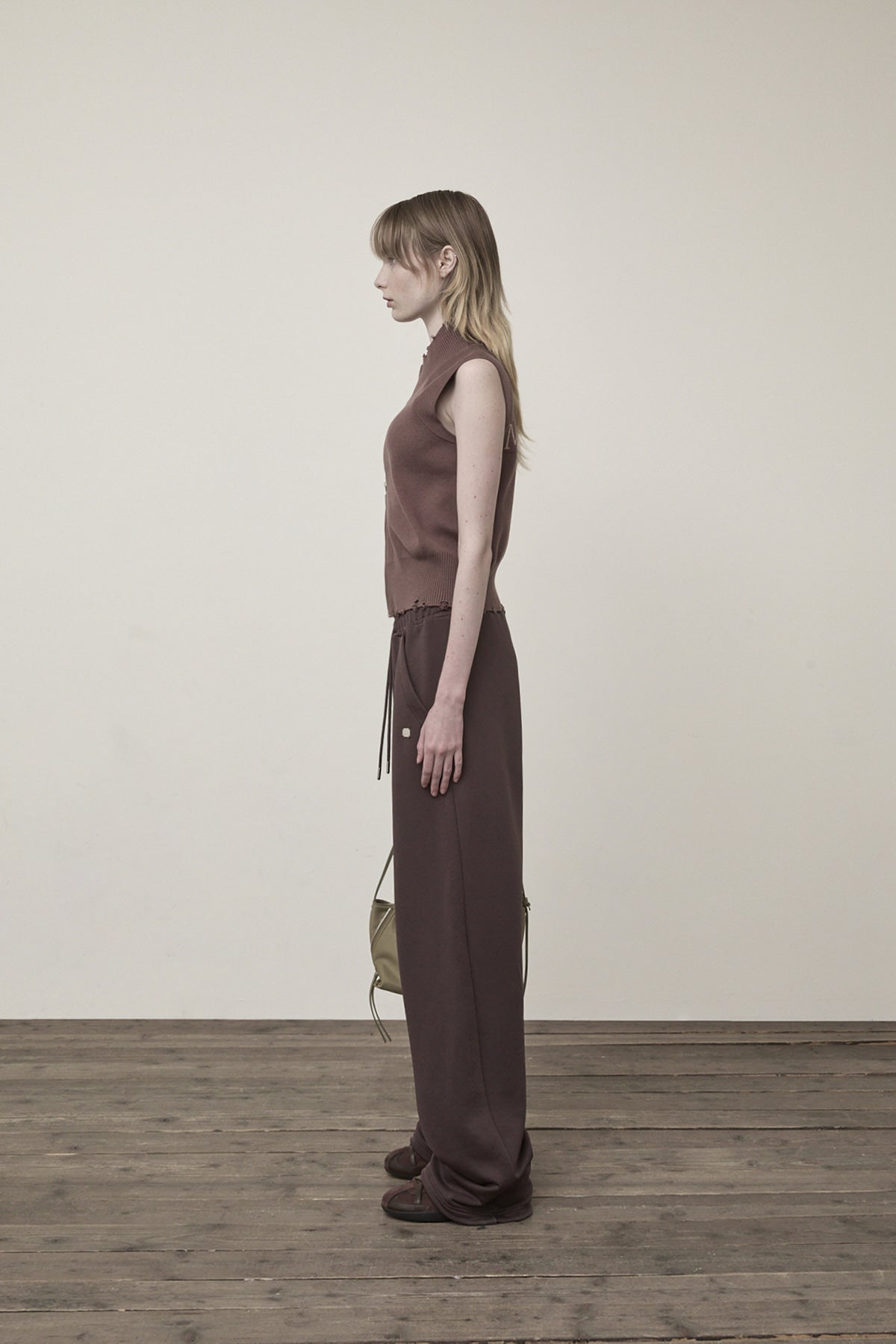 Matin Kim - Back Pocket Glitter Sweatpants (Brown) product image 6 | TRAB K-Fashion Australia