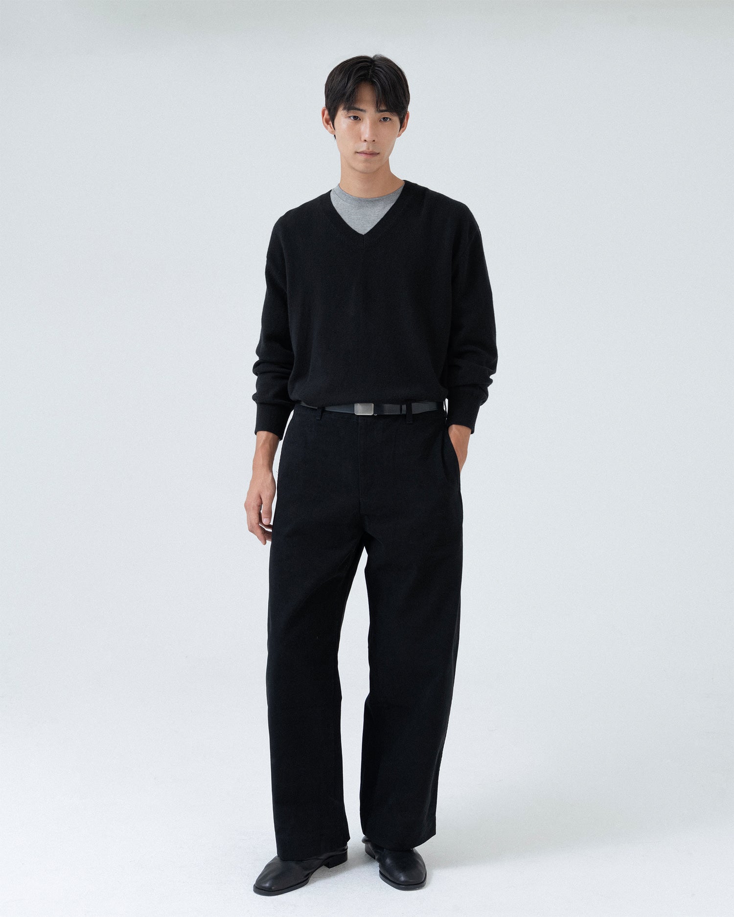 Brownyard - Extra Super Fine V Neck Knit (Black) product image 1 | TRAB K-Fashion Australia