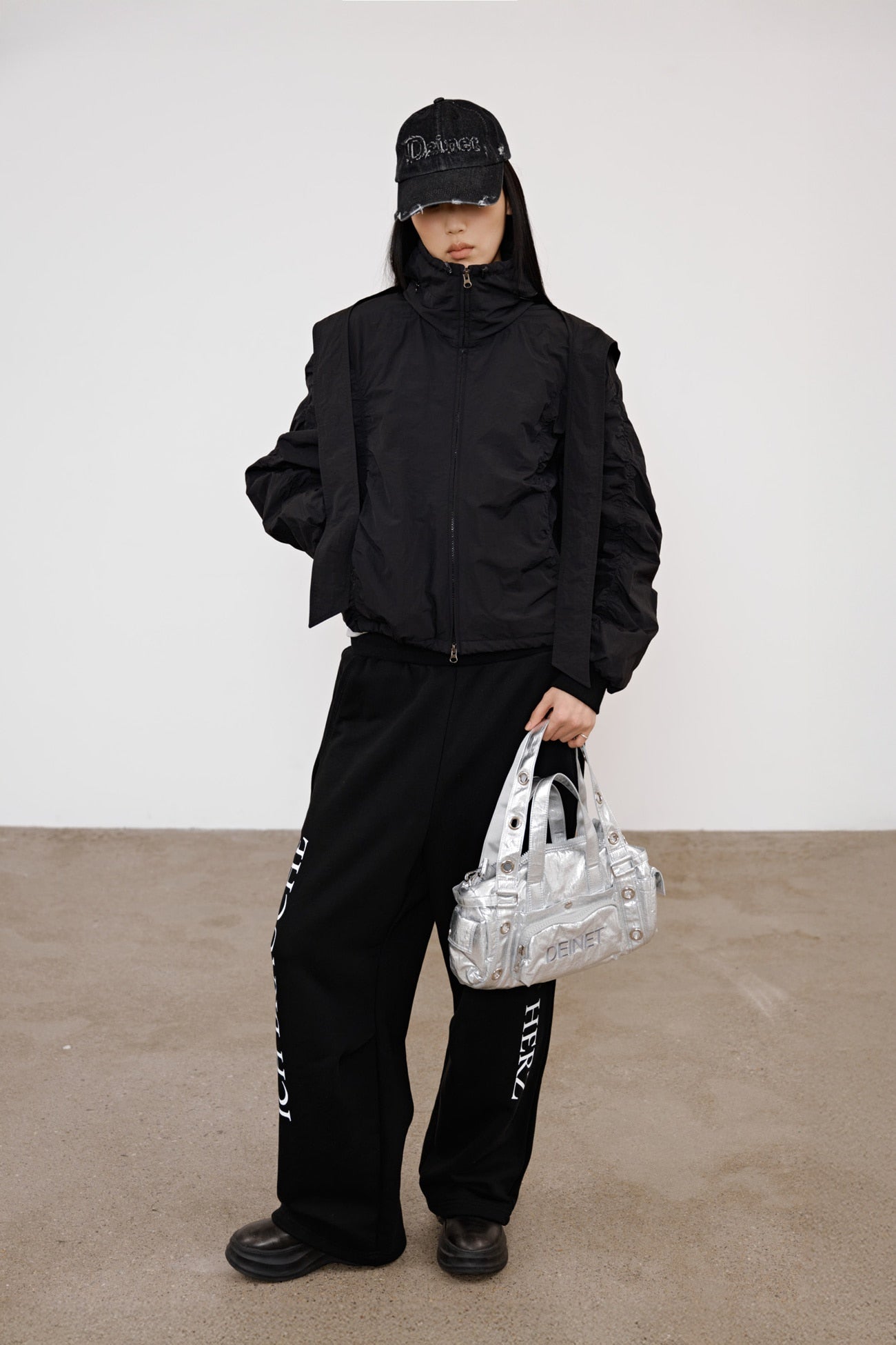 Deinet - Parka Ring Hooded Cropped Jumper (Black) product image 6 | TRAB K-Fashion Australia