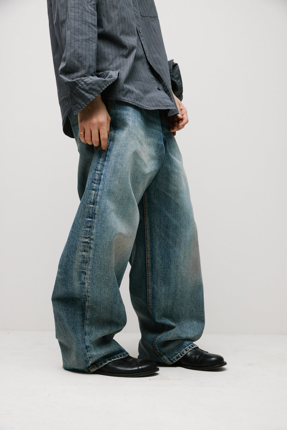 Hatchingroom - Wide Curve Jeans (Faded Blue) product image 15 | TRAB K-Fashion Australia