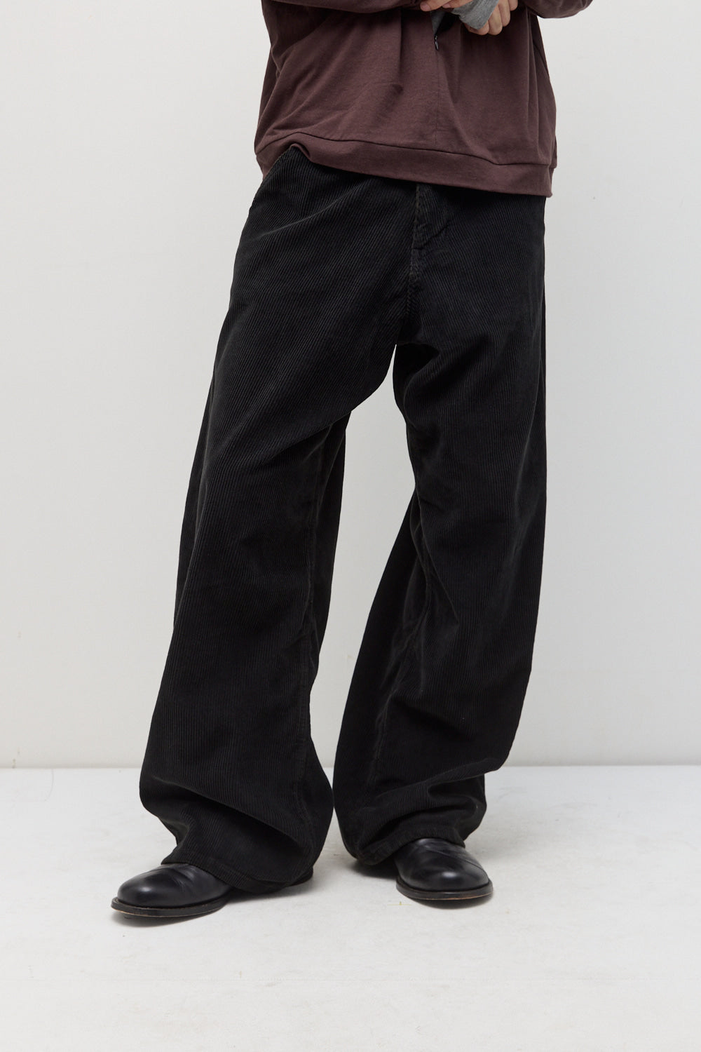 Hatchingroom - Wide Curve Pants Corduroy (Aged Black) product image 7 | TRAB K-Fashion Australia
