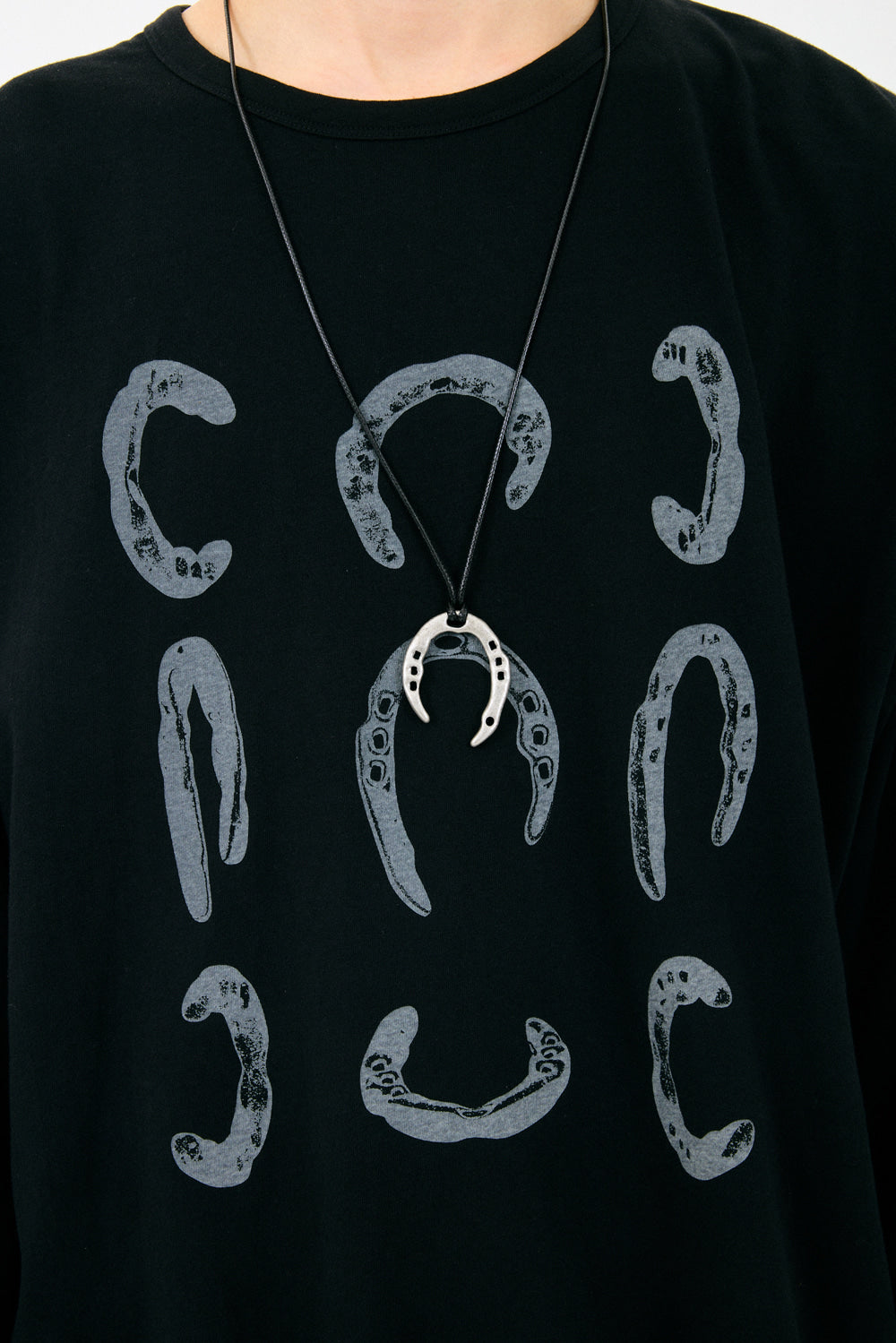 Hatchingroom - Oversized Horseshoe Necklace (OC) product image 9 | TRAB K-Fashion Australia