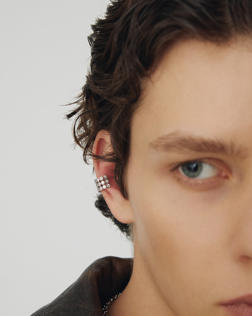 Numbering - Bezel Stone Cylinder Ear Cuff #3225 product image 1 | TRAB K-Fashion Australia