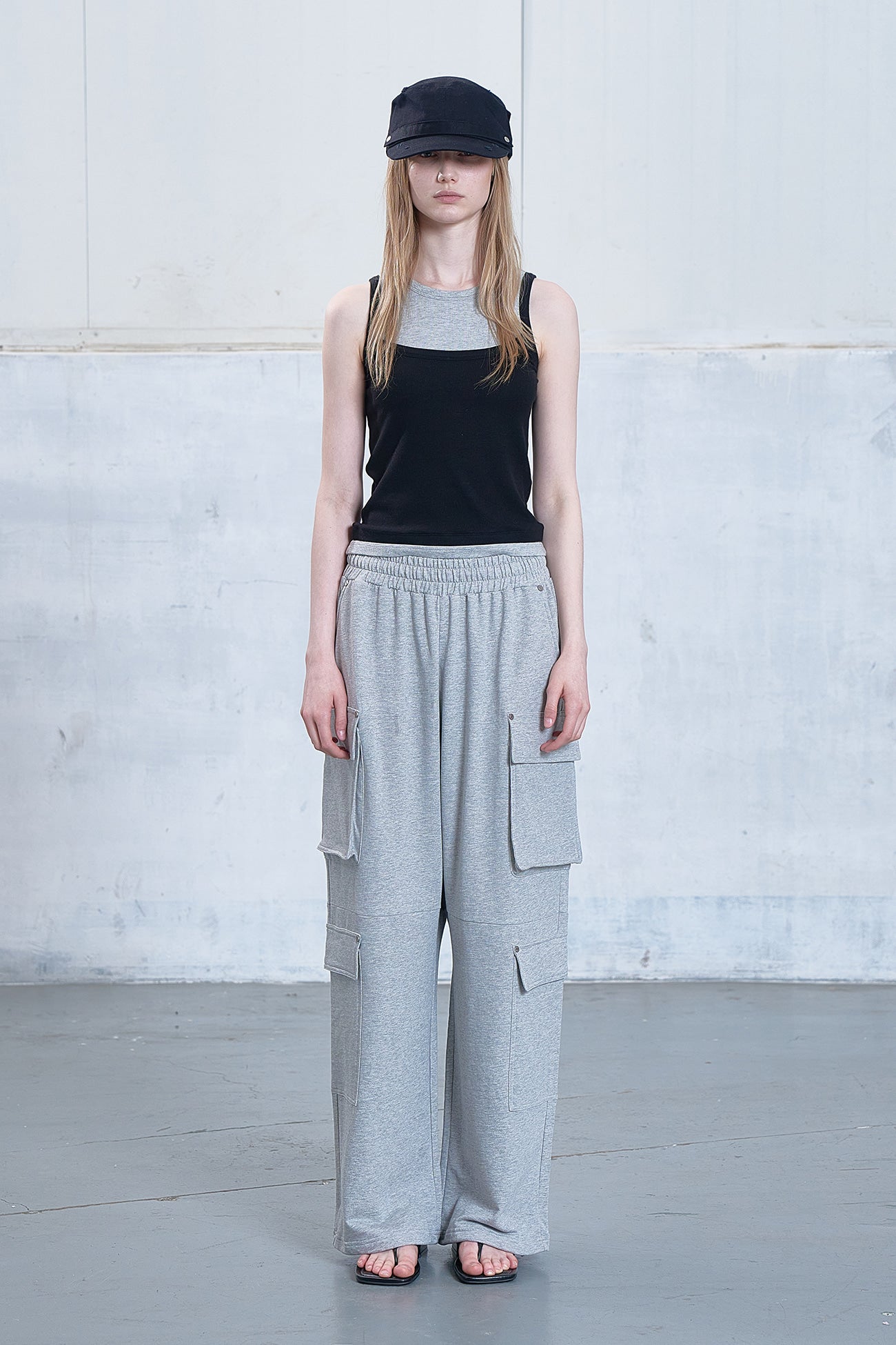 Deinet - D-Contrast Sleeveless (Black) product image 1 | TRAB K-Fashion Australia