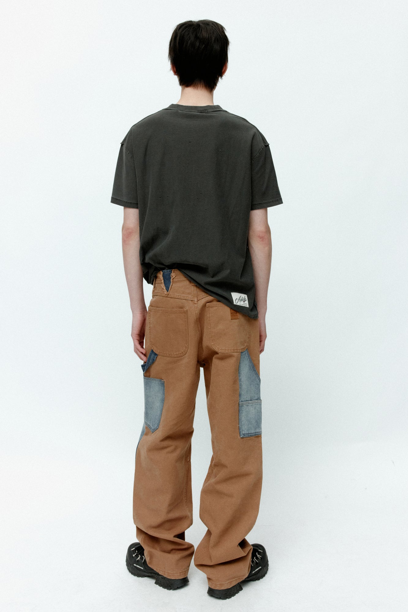 Andersson Bell - Unisex Heart Message T-Shirt (Charcoal) product image 3 | TRAB K-Fashion Australia