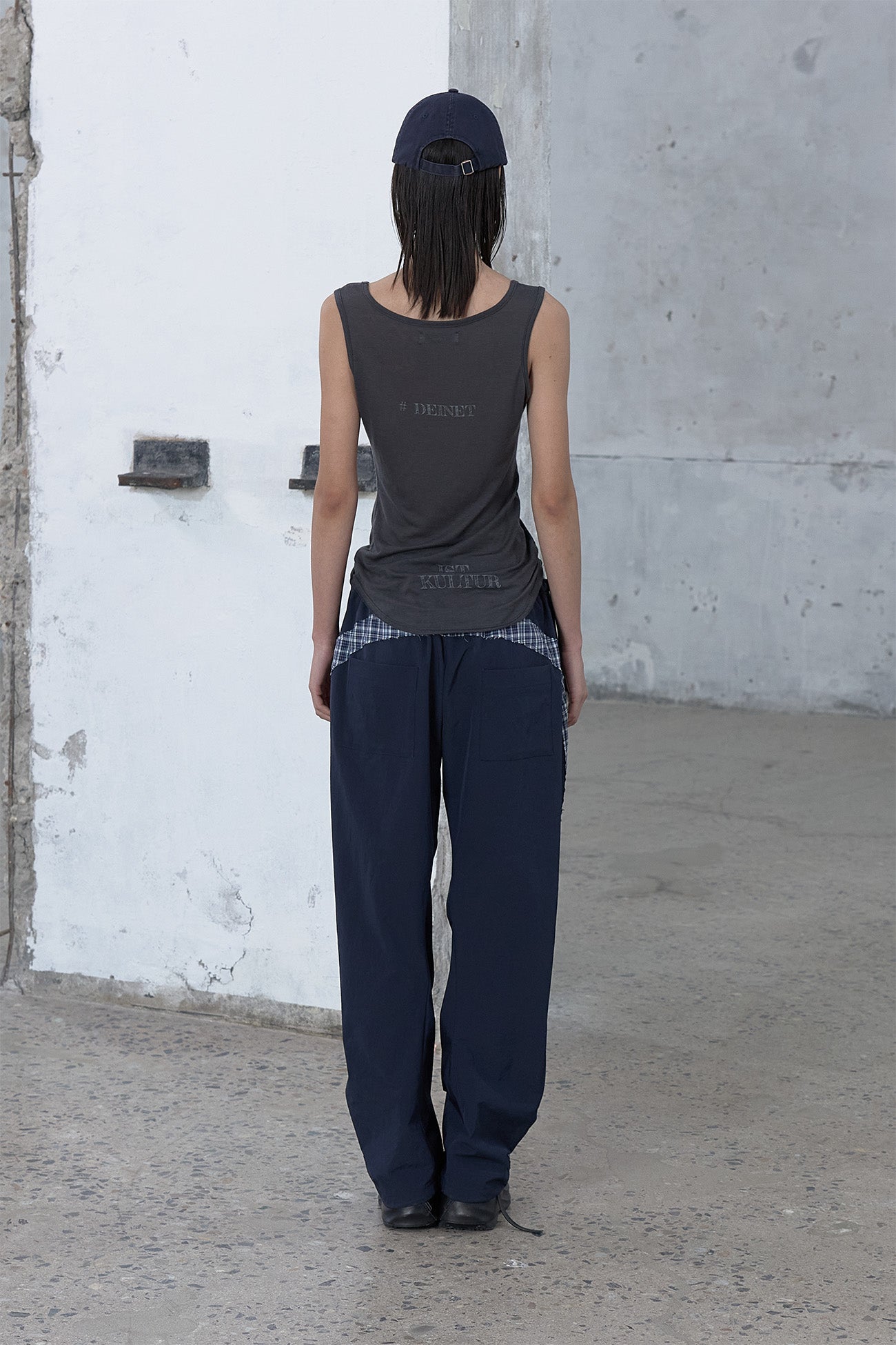 Deinet - Ist Kultur Sleeveless (Charcoal) product image 3 | TRAB K-Fashion Australia