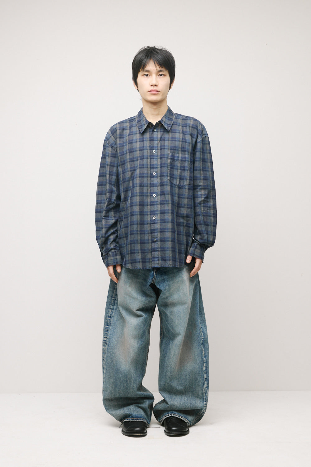 Hatchingroom - Classic Shirt (Dyed Blue/Charcoal) product image 3 | TRAB K-Fashion Australia