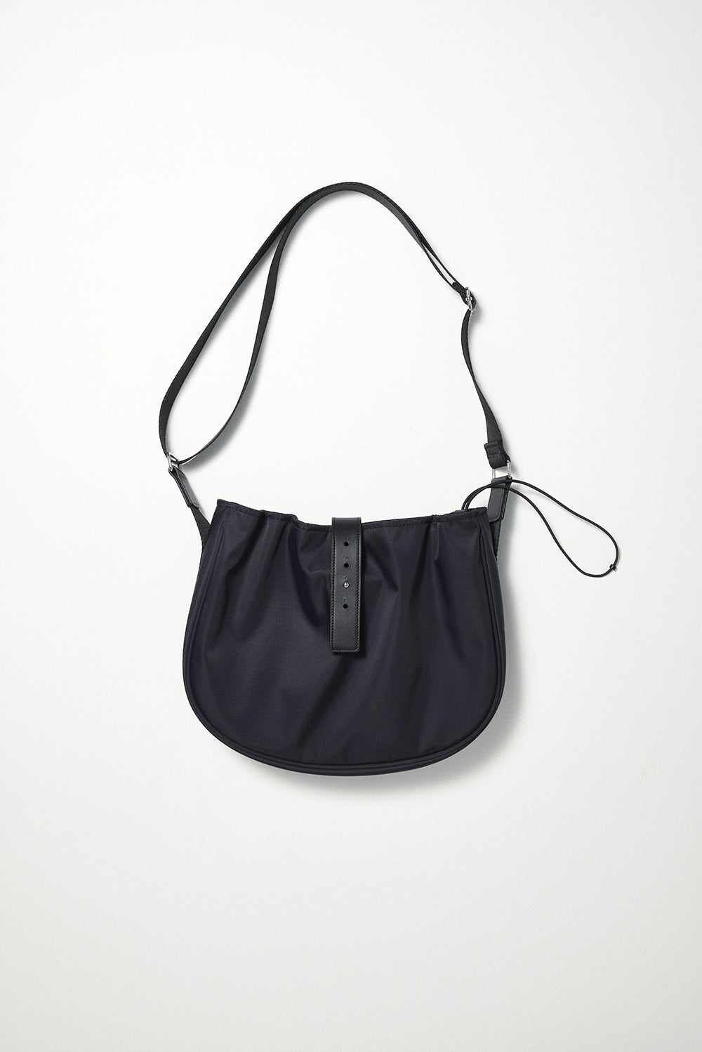 Hatchingroom - Wavy Bag Middle High Density Nylon (Black) product image 1 | TRAB K-Fashion Australia