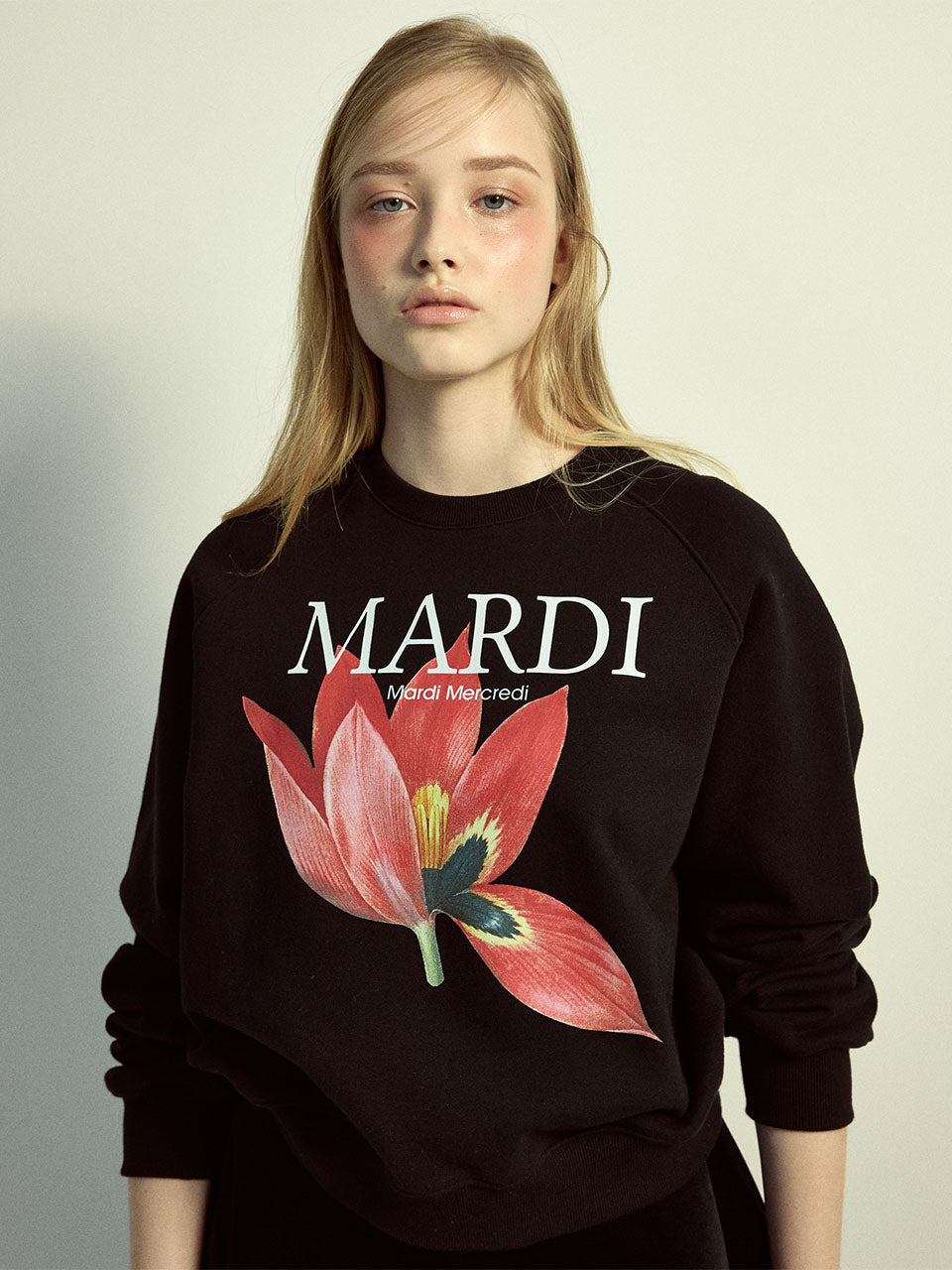 Mardi Mercredi - Sweatshirt Raglan Lilies 03 (Black) product image 1 | TRAB K-Fashion Australia