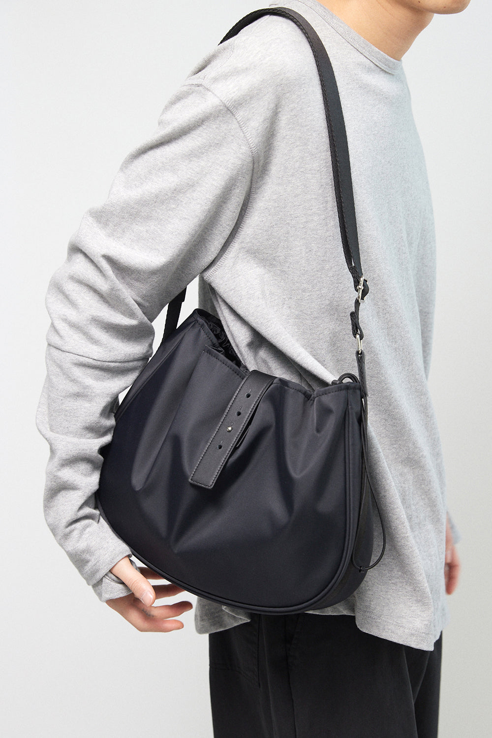 Hatchingroom - Wavy Bag Middle High Density Nylon (Black) product image 14 | TRAB K-Fashion Australia