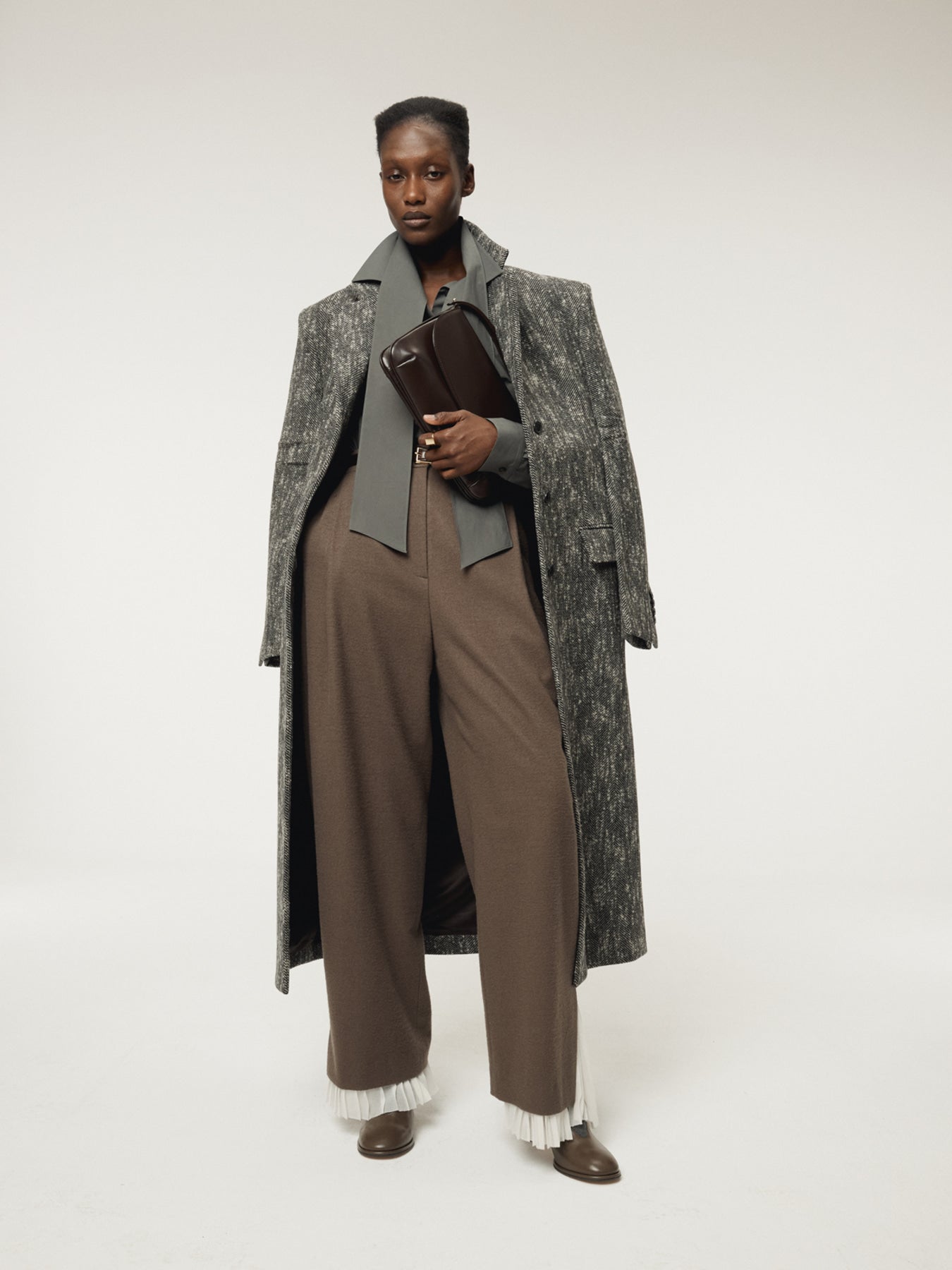Recto - Sleeve Crease Herringbone Coat (Black) product image 4 | TRAB K-Fashion Australia