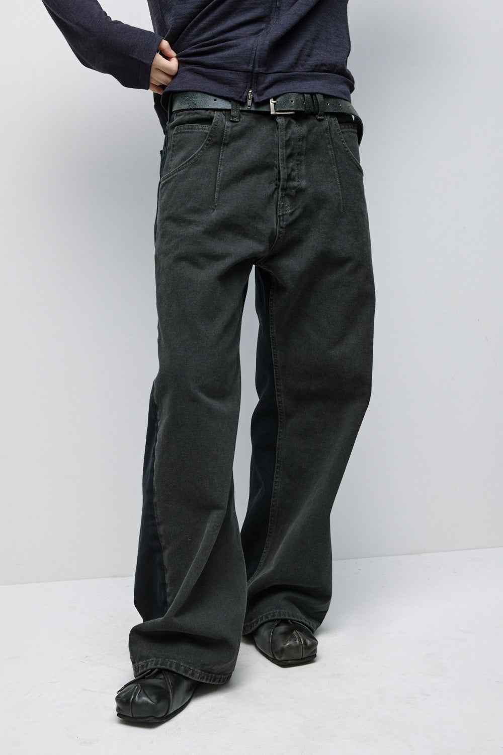 Hatchingroom - Two Face Jeans Dyed (Charcoal/Dark Navy) product image 14 | TRAB K-Fashion Australia