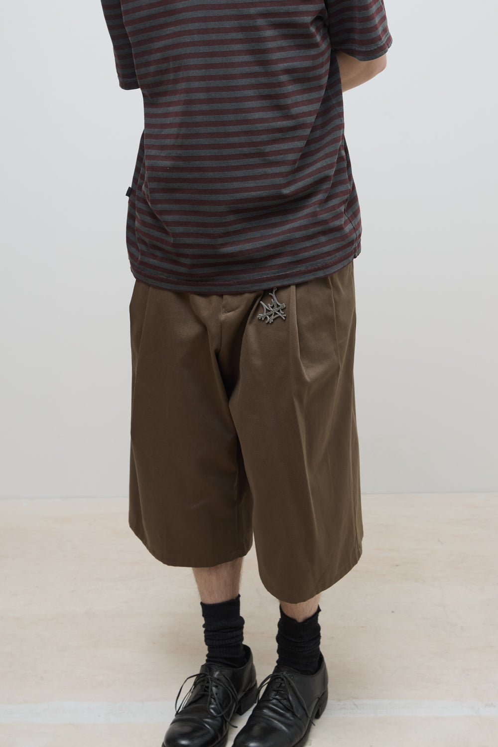 Hatchingroom - Two Pleats Shorts Dark (Brown) product image 11 | TRAB K-Fashion Australia