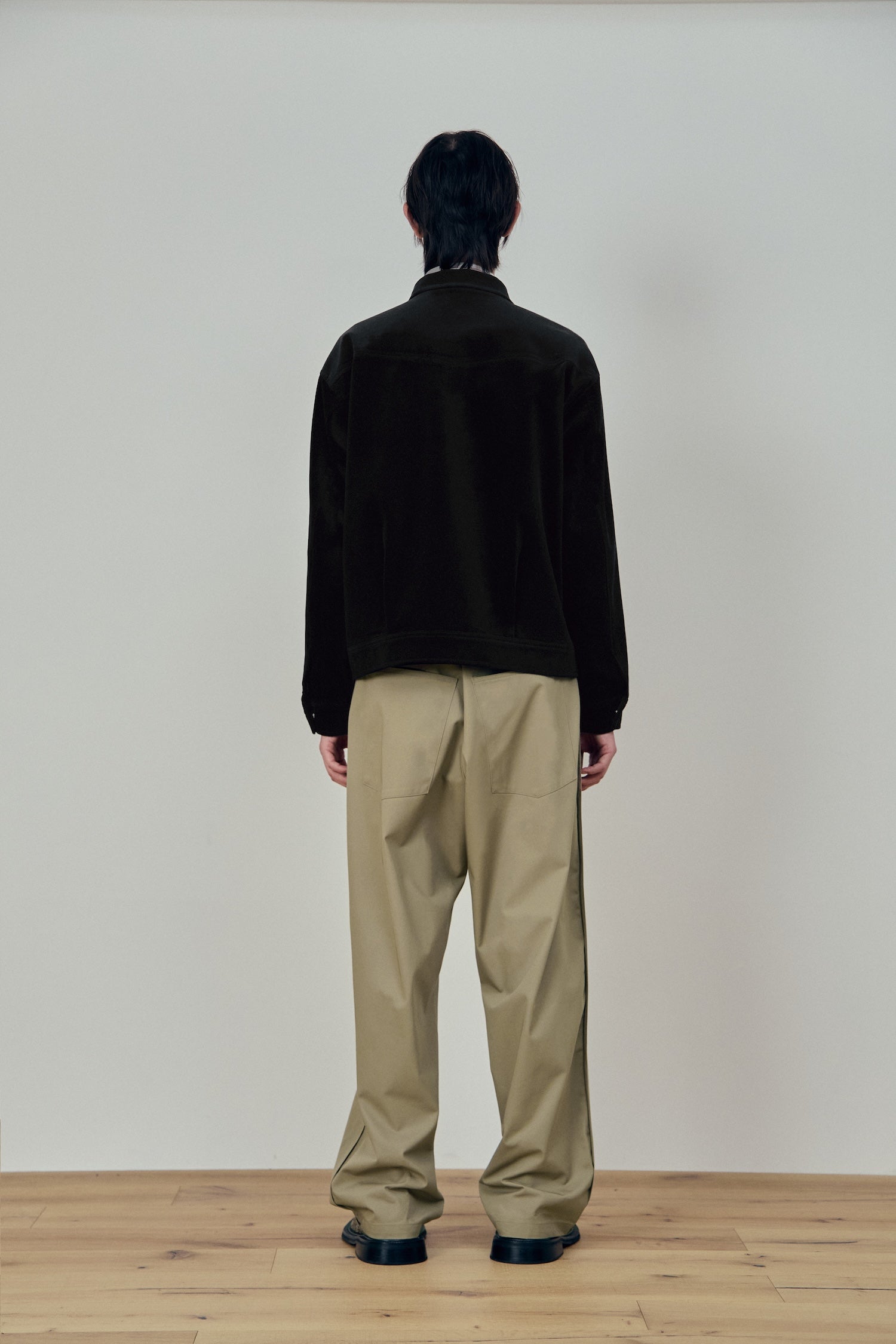 Stu - Velvet Zip Up Jacket Black (With Stamen (Brooch)) product image 4 | TRAB K-Fashion Australia