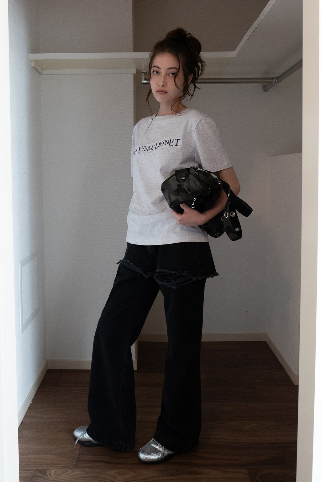 Deinet - Upsided T-Shirt (Light Grey) product image 4 | TRAB K-Fashion Australia
