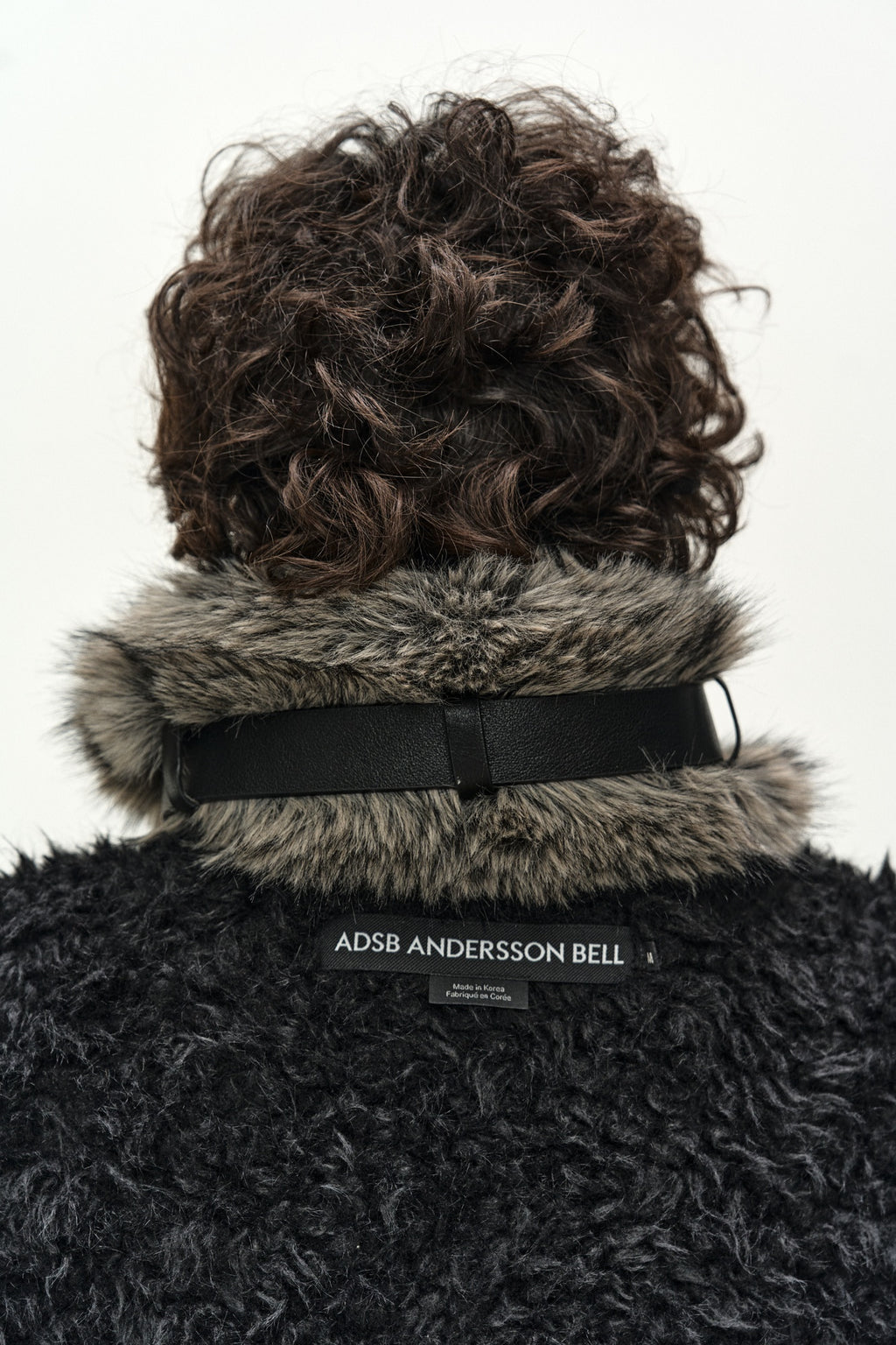 Andersson Bell - Unisex Reversible Collarless Fur Vest (Black) product image 15 | TRAB K-Fashion Australia