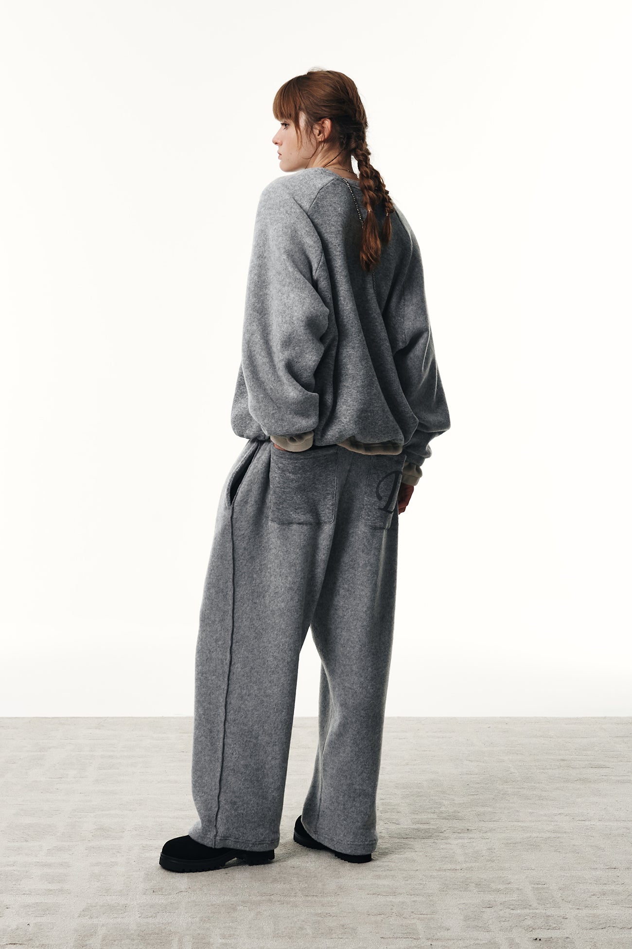 Deinet - Smooth D Logo Sweatshirts (Grey) product image 7 | TRAB K-Fashion Australia
