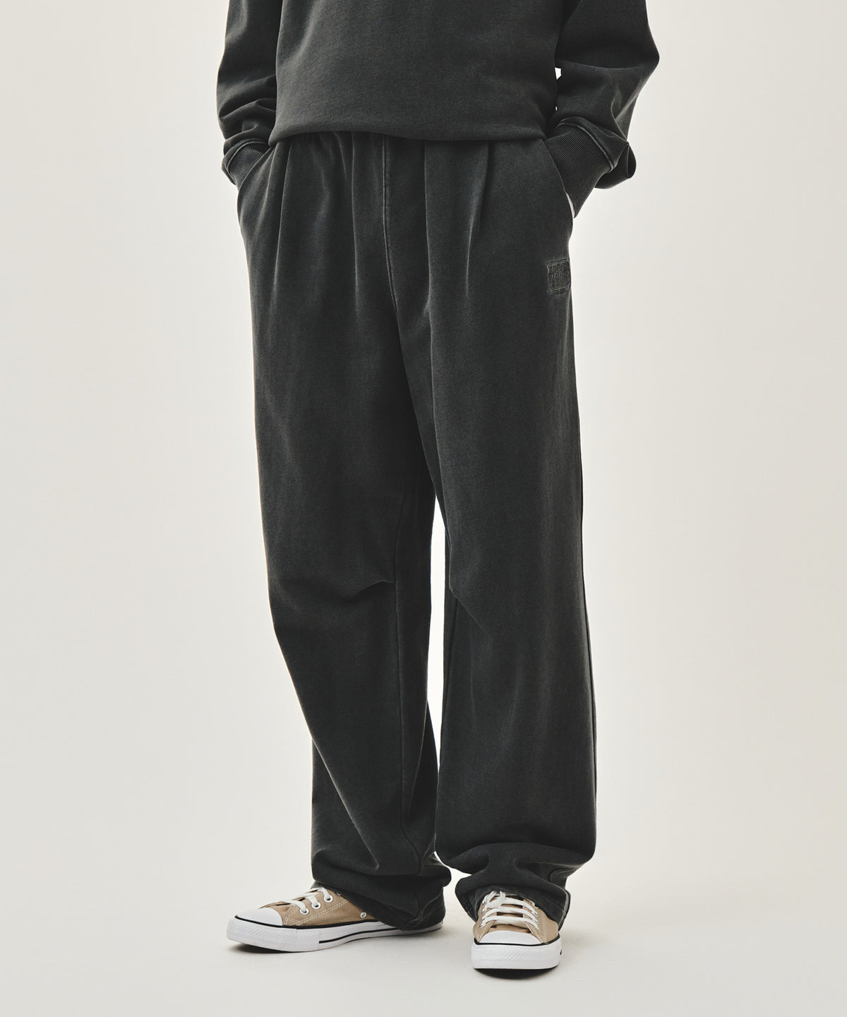 Marithe & Francois Girbaud - Outline Classic Logo Dyeing Tuck Wide Sweat Pants (Charcoal) product image 1 | TRAB K-Fashion Australia