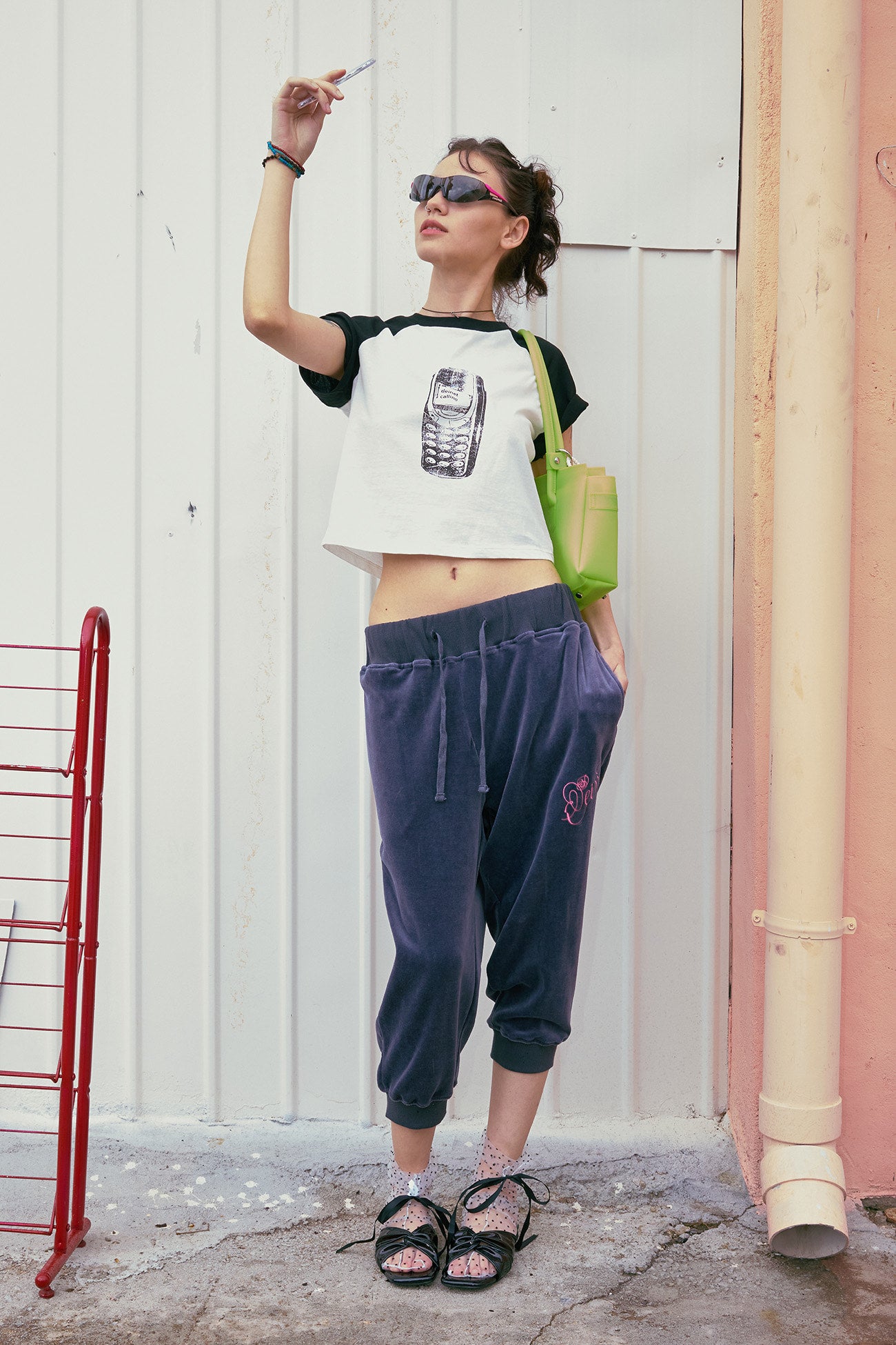 Deinet - Rose Typo Capri Jogger Pants (Charcoal) product image 6 | TRAB K-Fashion Australia