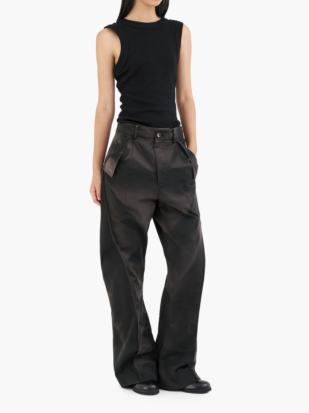Jiyong Kim - Sun-Bleached Flap Detailed Trousers (Black) product image 3 | TRAB K-Fashion Australia