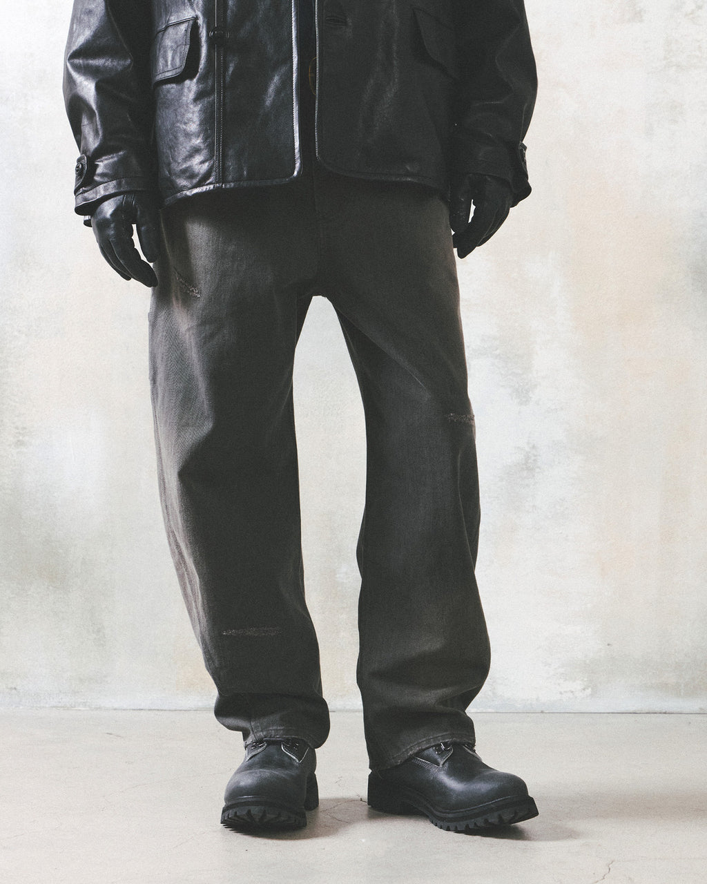 Eastlogue - Damaged Carpenter Pants (Vintage Charcoal) product image 2 | TRAB K-Fashion Australia