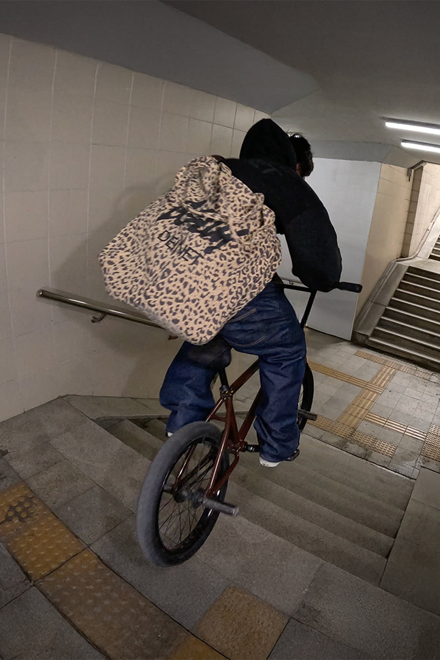 Deinet - [ggum X Deinet] Hoodie (Black) product image 3 | TRAB K-Fashion Australia