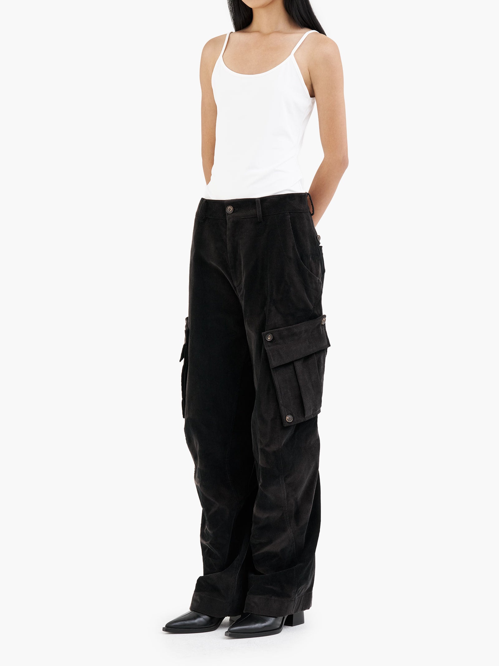 Jiyong Kim - Sun-Bleached Detachable Pocket Trousers (Black) product image 4 | TRAB K-Fashion Australia